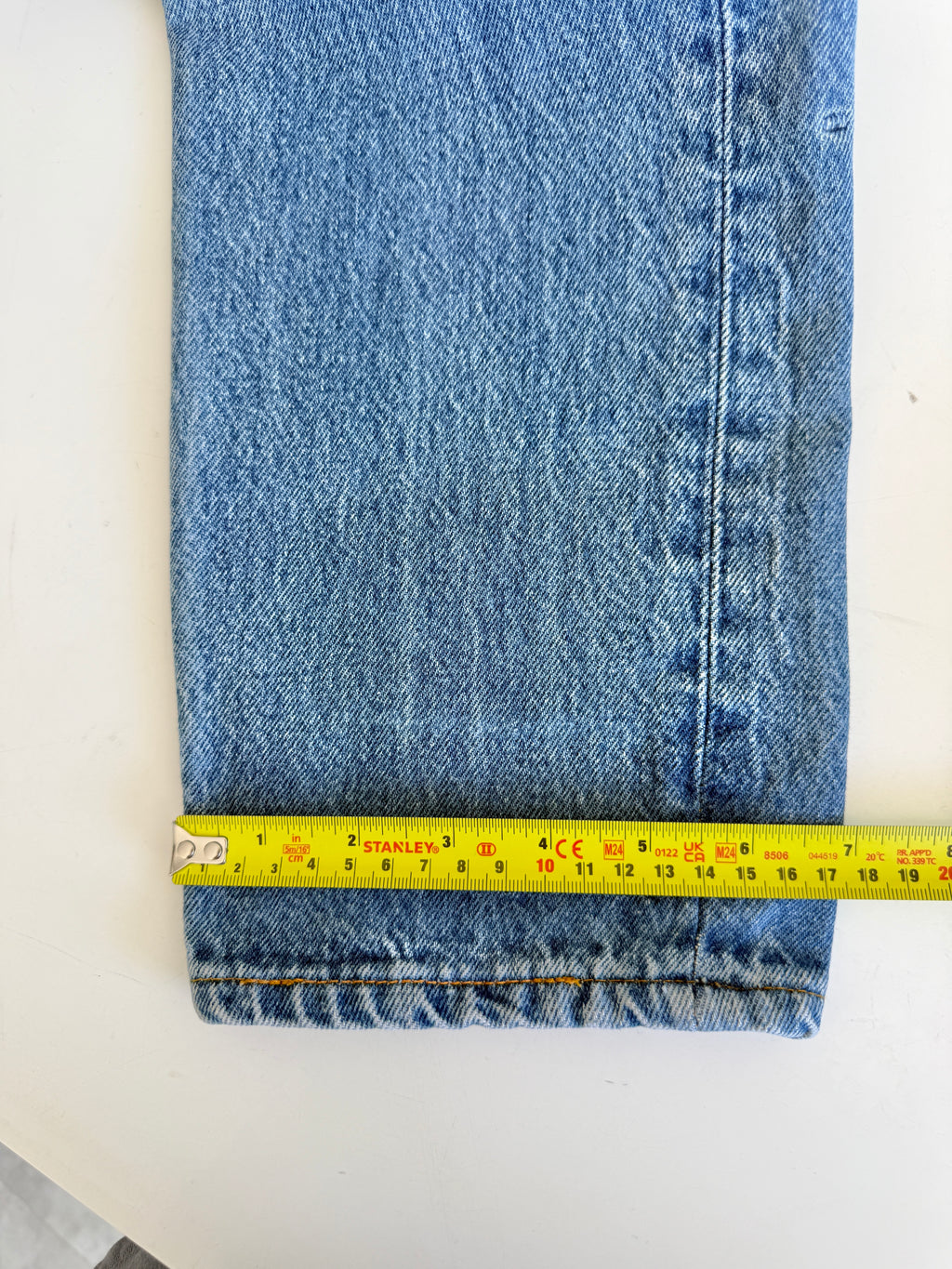 W27 L31 vintage Levis 501s 27” measured dark faded blue 501s 90s USA