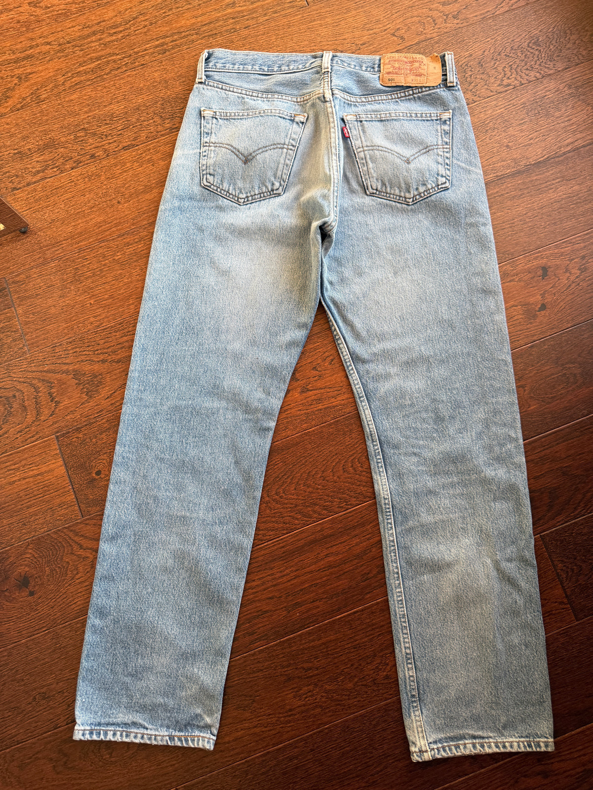 Soft W32 L31 vintage Levis 501s 31/32” measured medium blue faded Y2K 501s