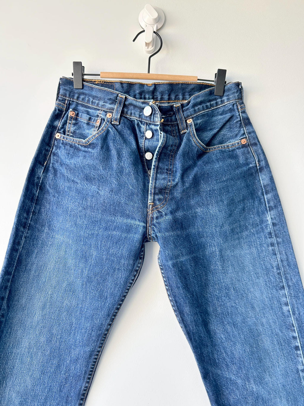 w28 L31 Levis 501 vintage dark indigo blue shade straight leg jeans made in Spain 501 vintage 28” waist decuk