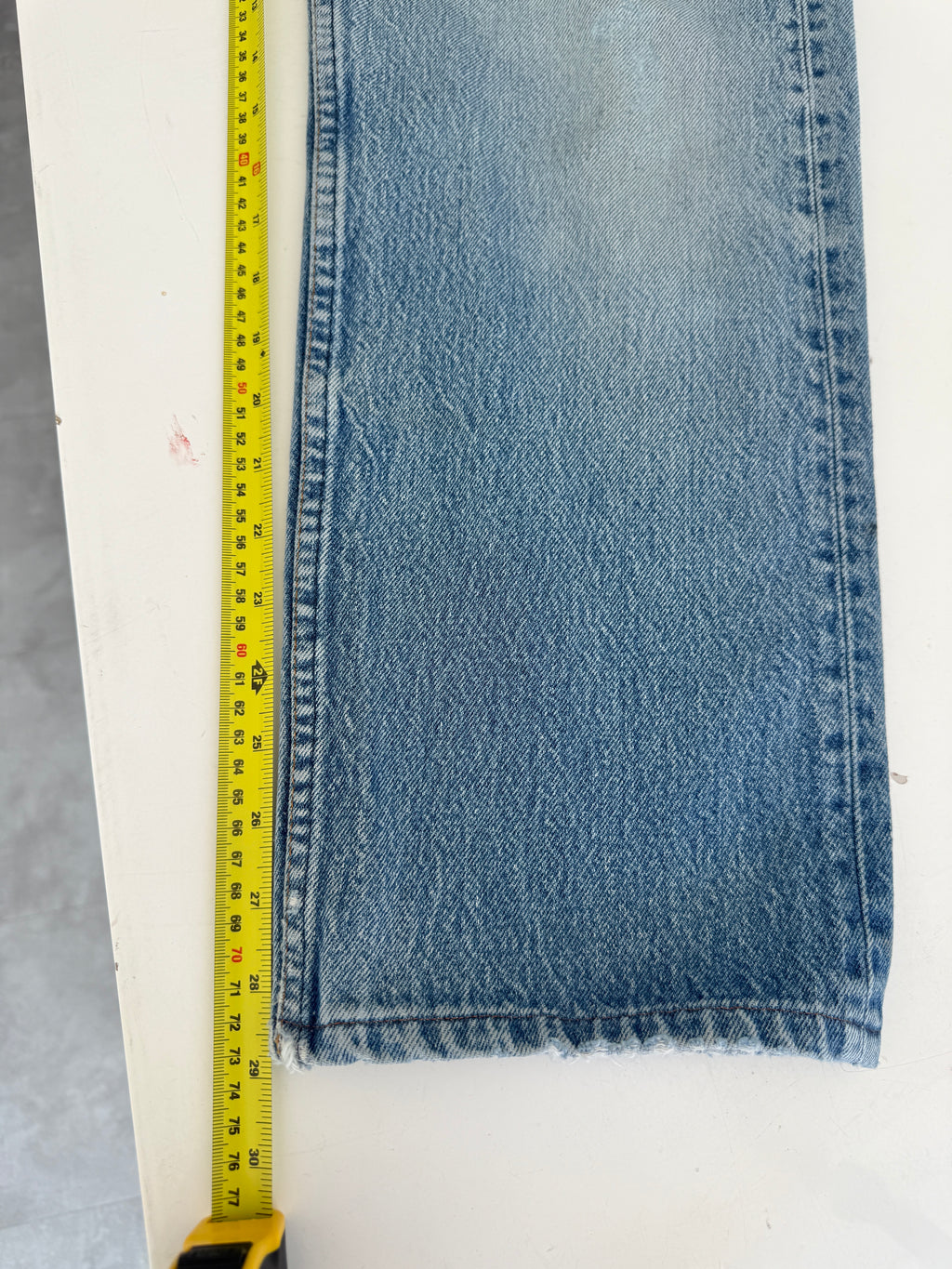 W31 L29 vintage Levis 501 30/31” measured waist medium faded blue 501s early 90s USA