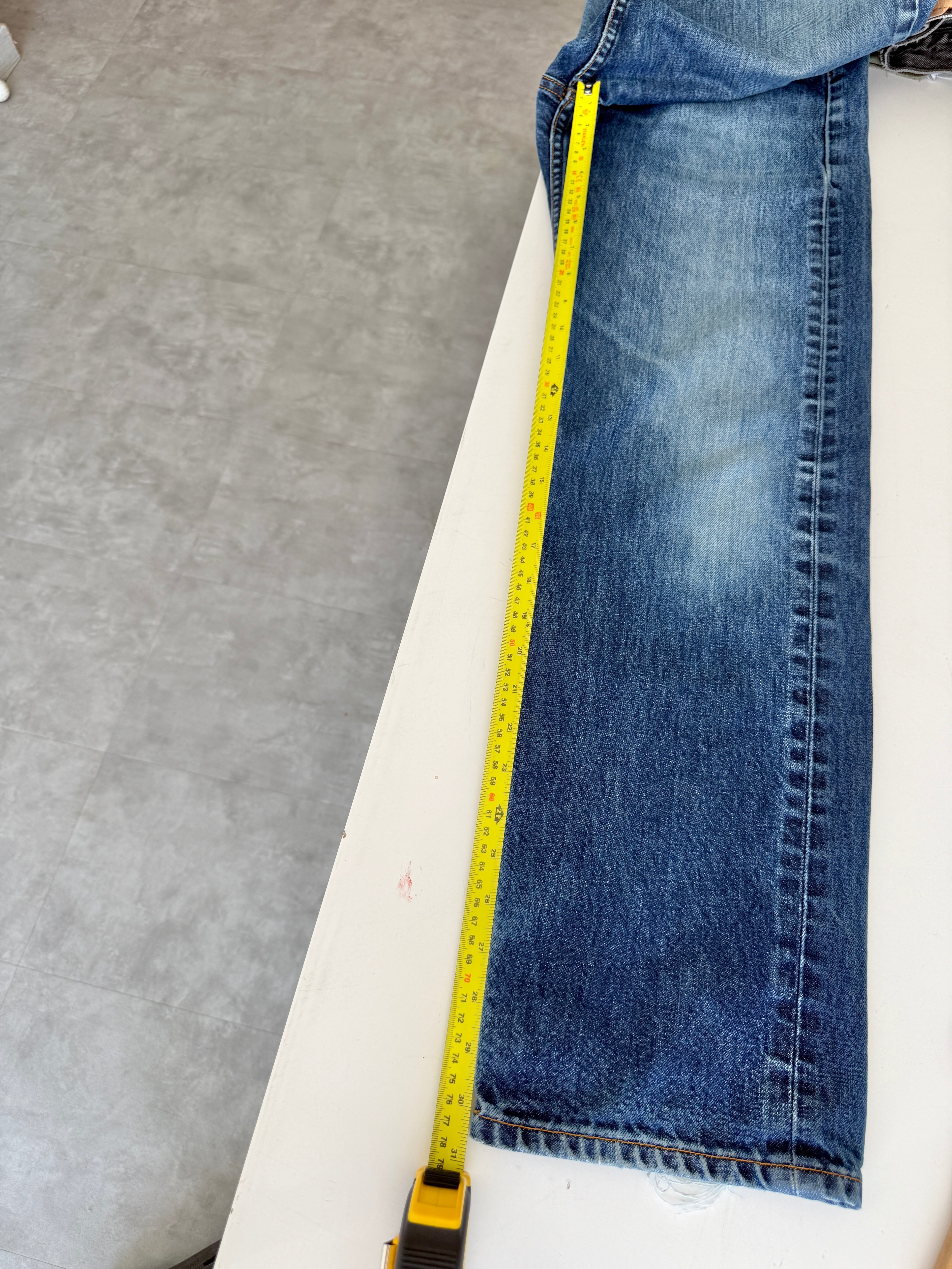 W29 L30 vintage Levis 501 29” measured waist dark indigo faded blue 501s Y2K