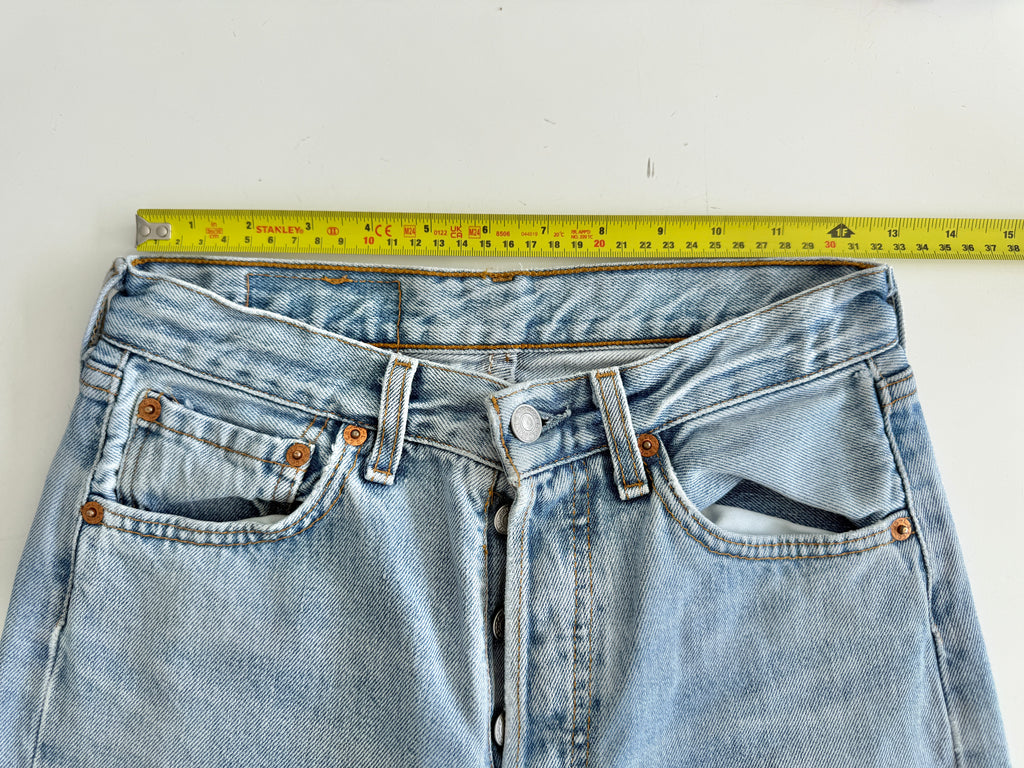 Soft W25 L31 vintage Levis 501 25” measured waist light blue 501s made in 90s