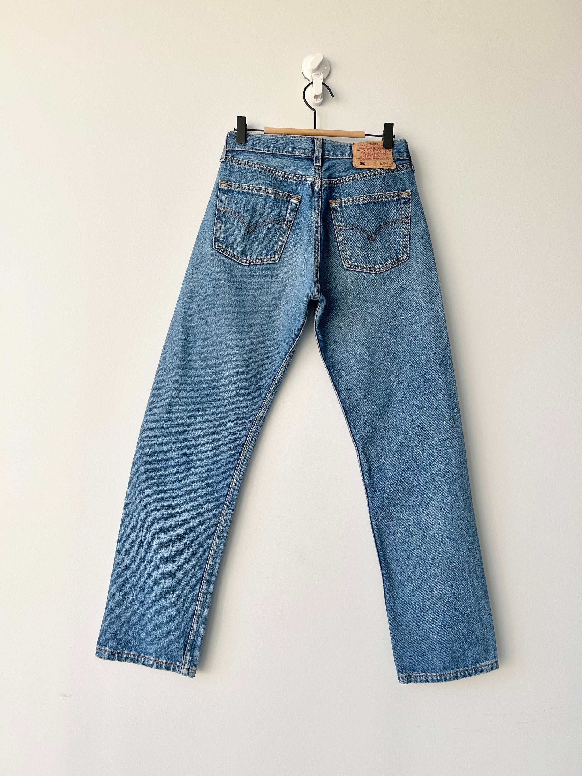 w27 L29 Levis 501 jeans medium blue denim 90s vintage Levi’s 501s blue 501s