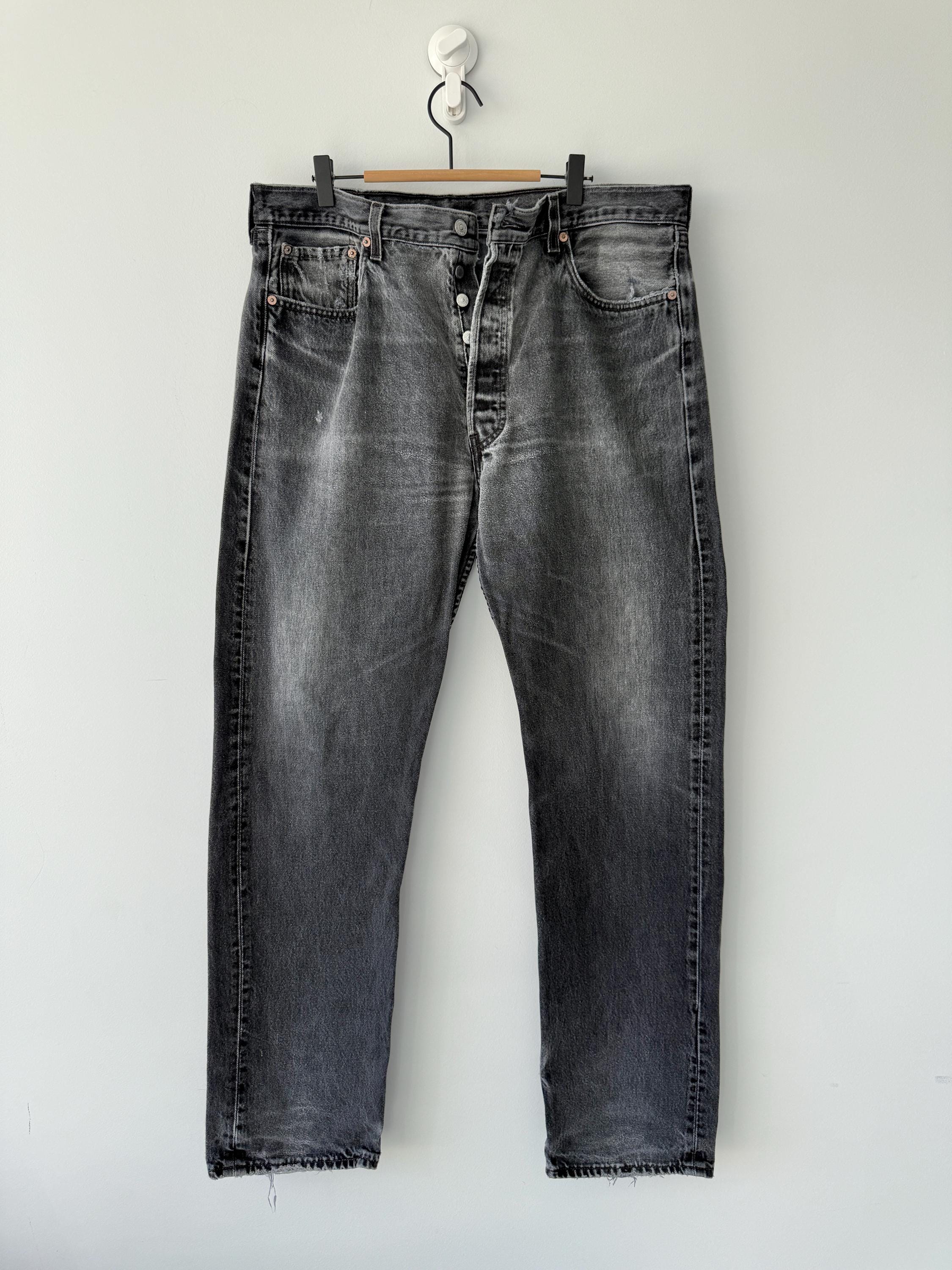 W37 L33 Levis 501 vintage 36-37” measured waist light faded black made in USA 90s