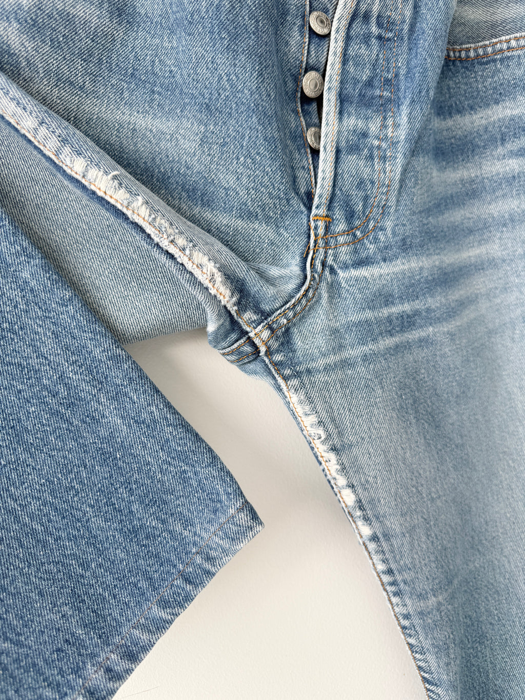W29 L27 vintage Levis 501s 28/29” medium blue whiskers fade denim Levi’s 501s 90s USA