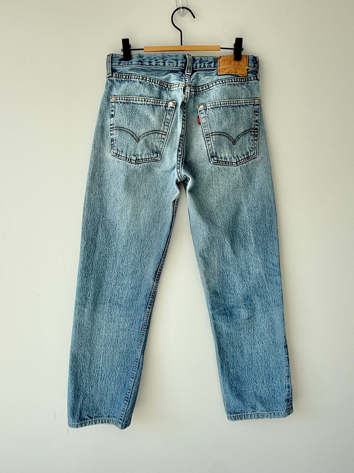 W29 L29 vintage Levis 501s 28/29” measured medium fade blue 501s early 90s medium lower rise