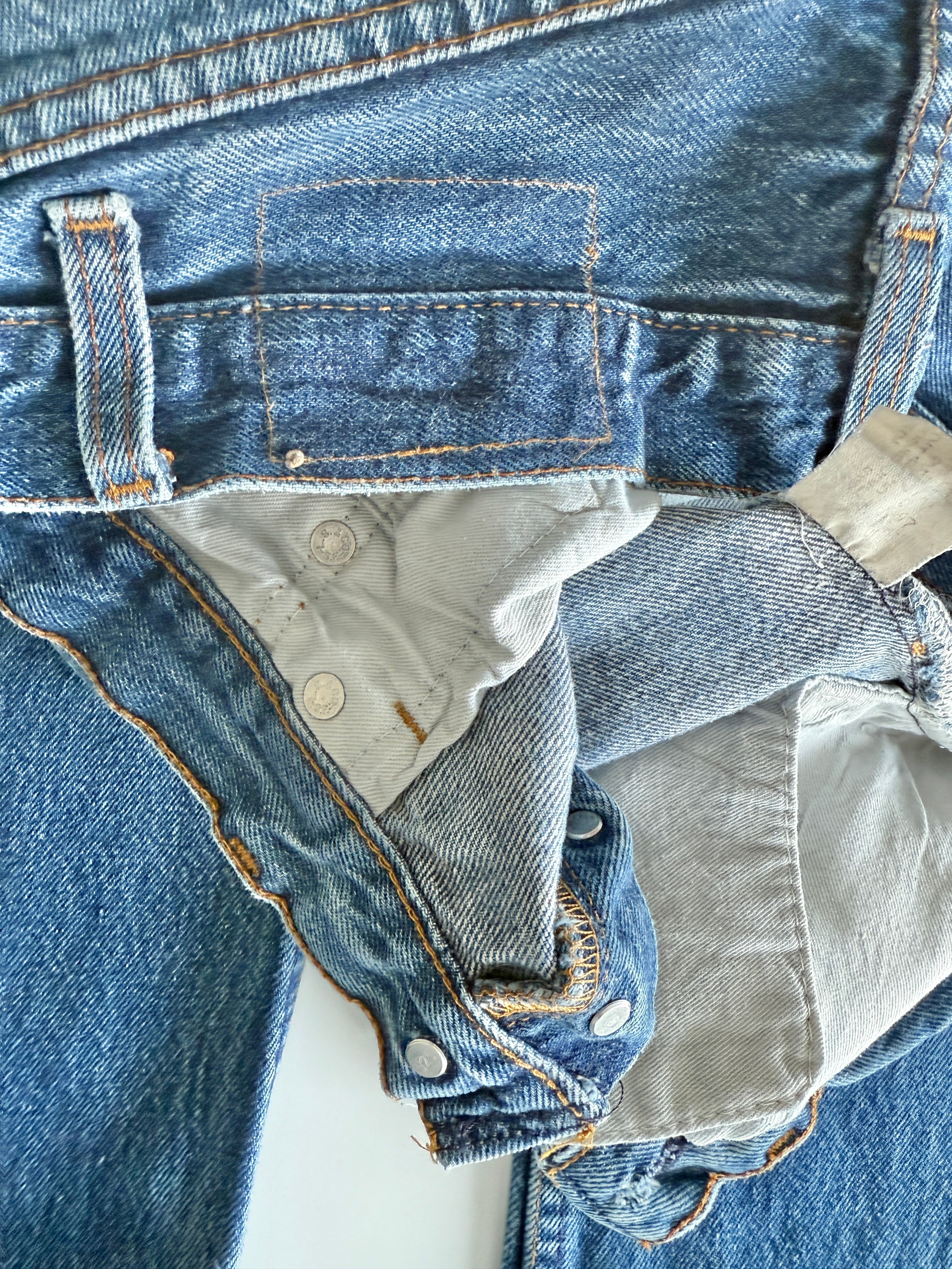 W30 L27 vintage Levis 501 29-30” measured dark raw blue faded made in USA 80s