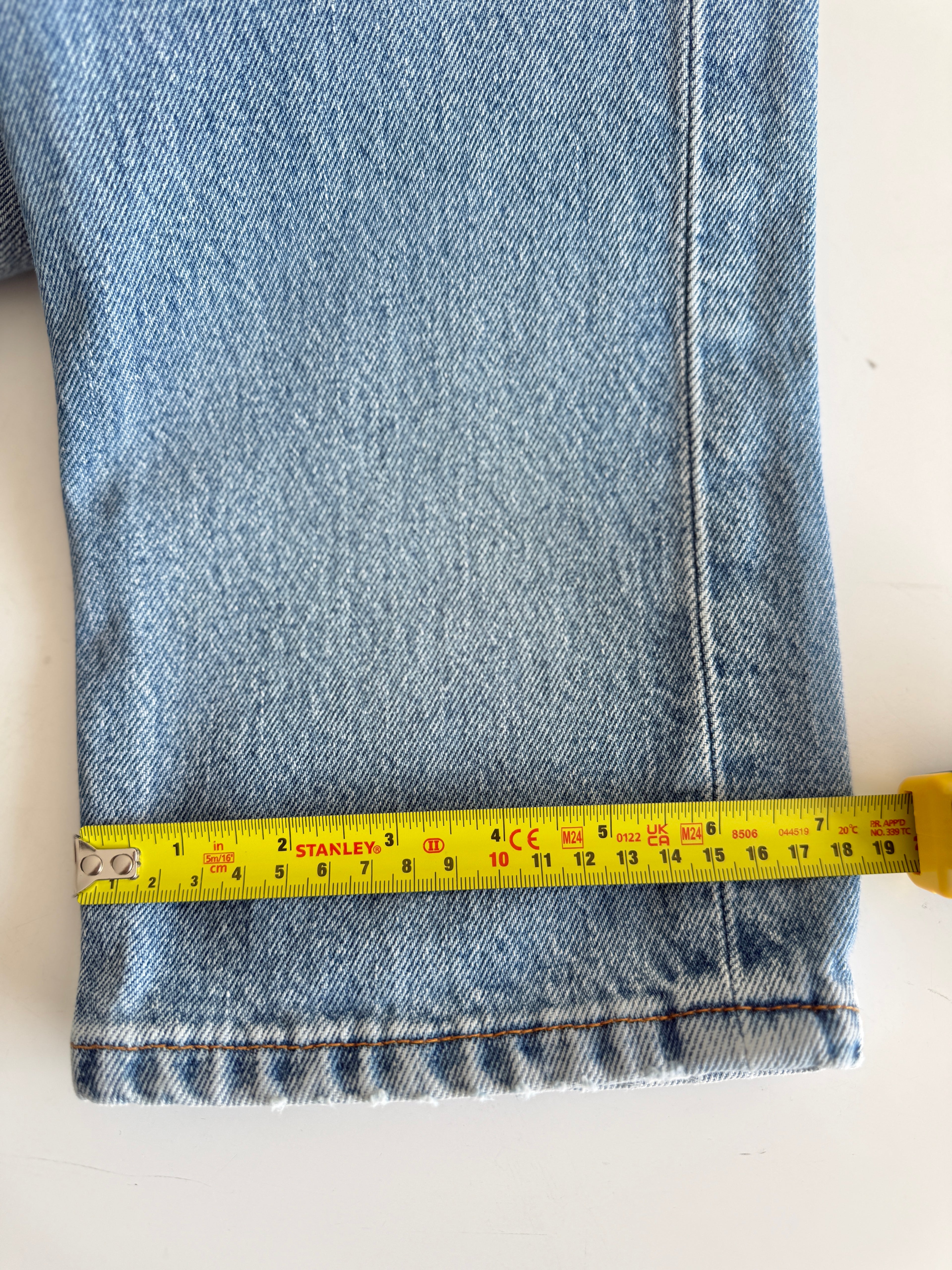 W26 L30 vintage Levis 501 25-26” measured medium blue 90s Levi’s 501s