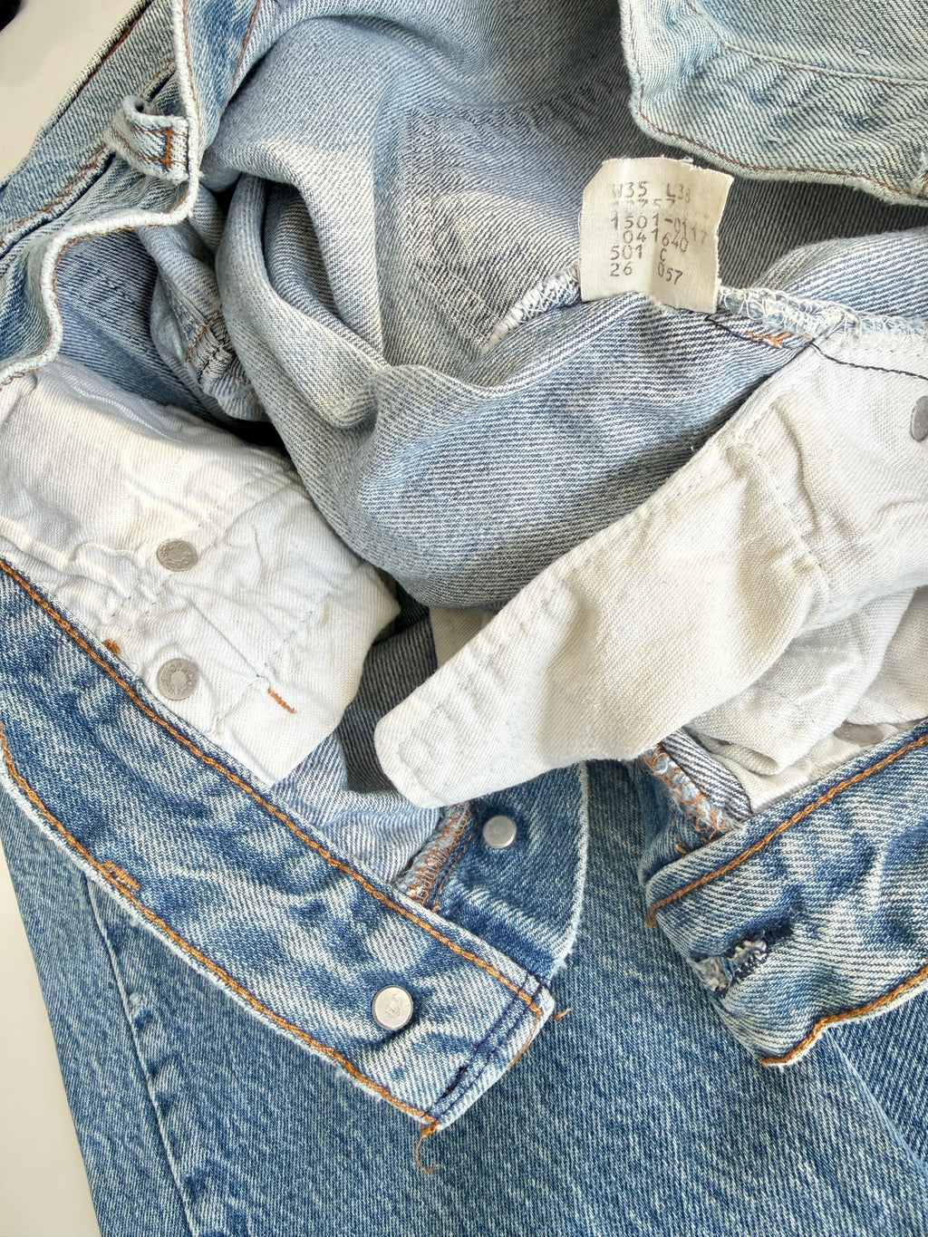 W32 L33 vintage Levis 501 31/32” measured medium faded blue denim 80s Levi’s 501s USA