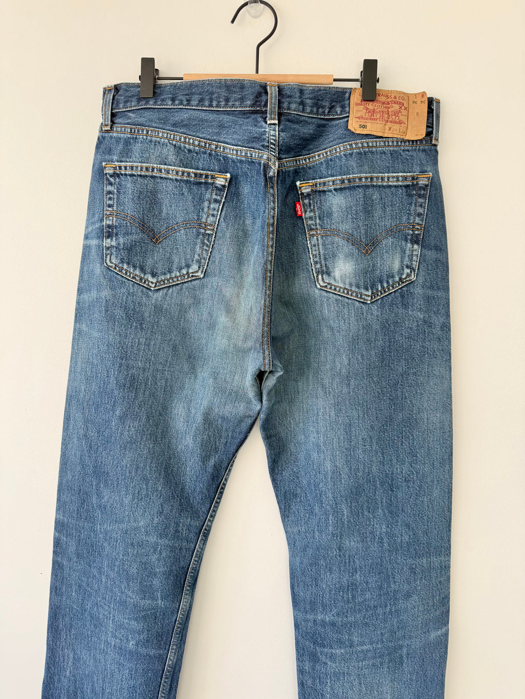W34 L32 vintage Levis 501 dark blue faded 33/34” measured waist 501s 90s