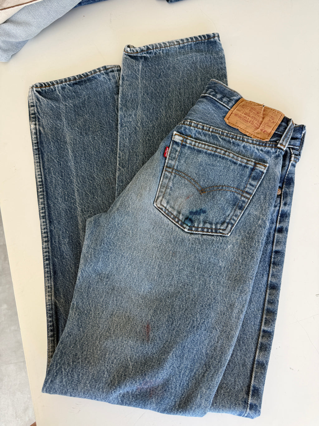 W27 L32 vintage Levis 501s 26/27” measured light blue faded 80s USA 501s
