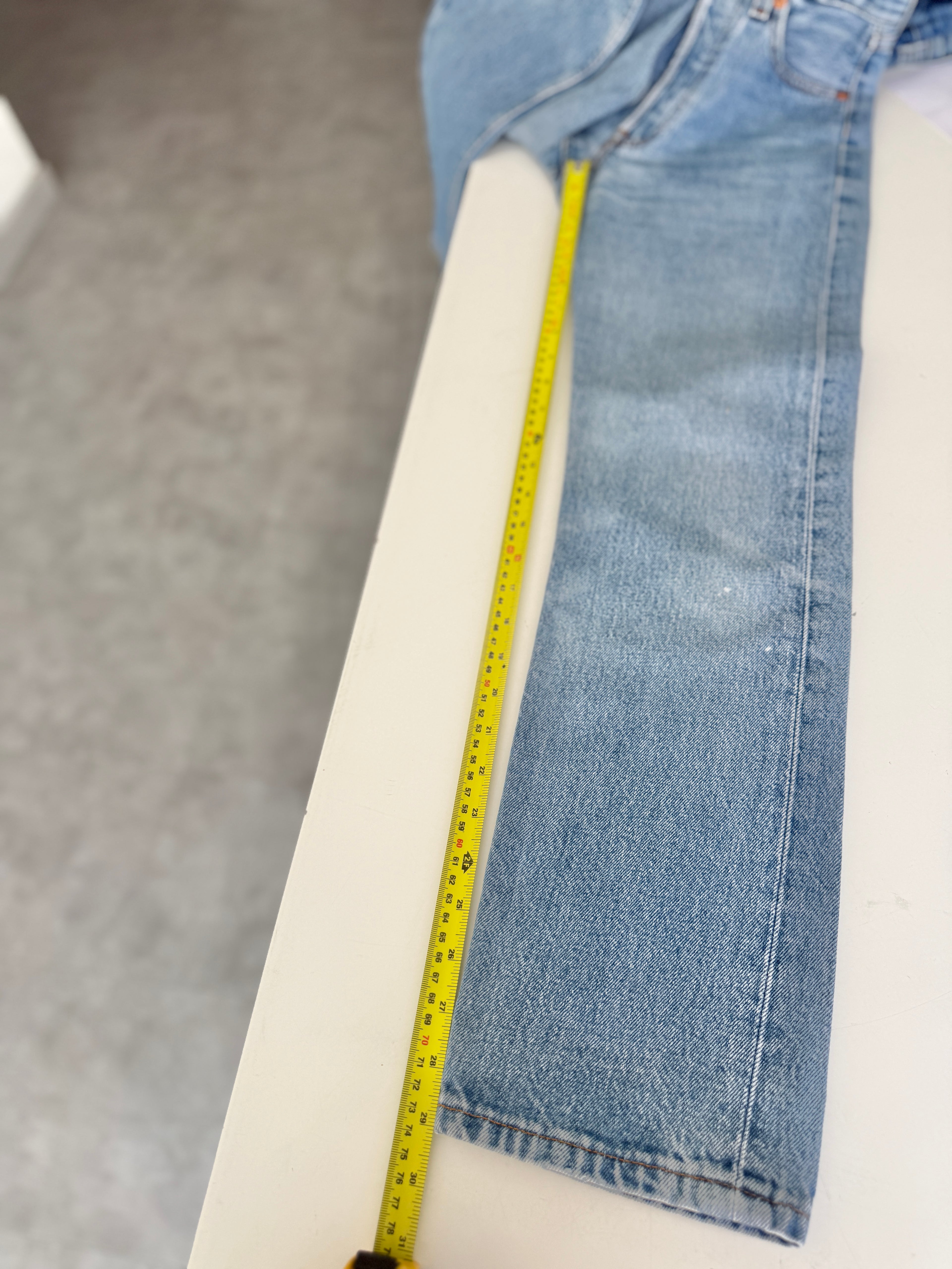W23 L29 vintage Levis 501s 22-23” measured medium blue 90s Levi’s 501s