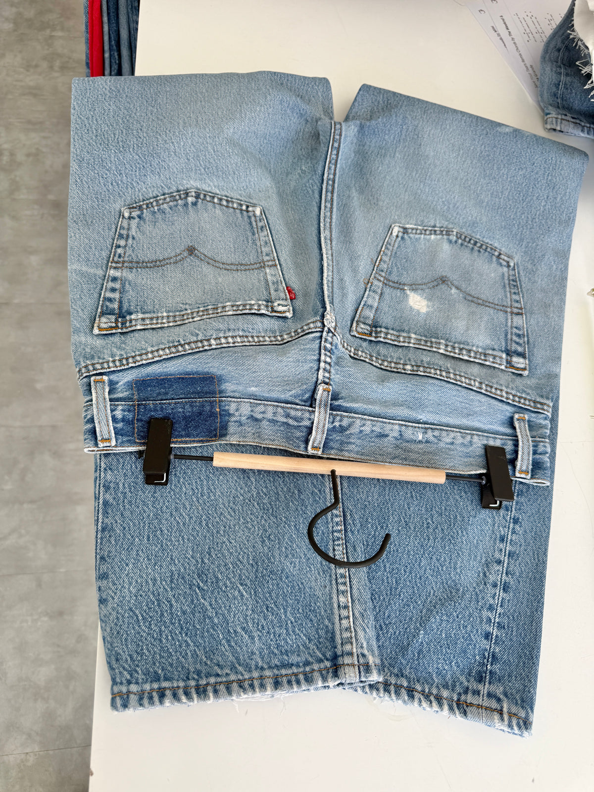 W30 L29 vintage Levis 501 29/30” measured waist faded light blue distressed early 90s USA 501s