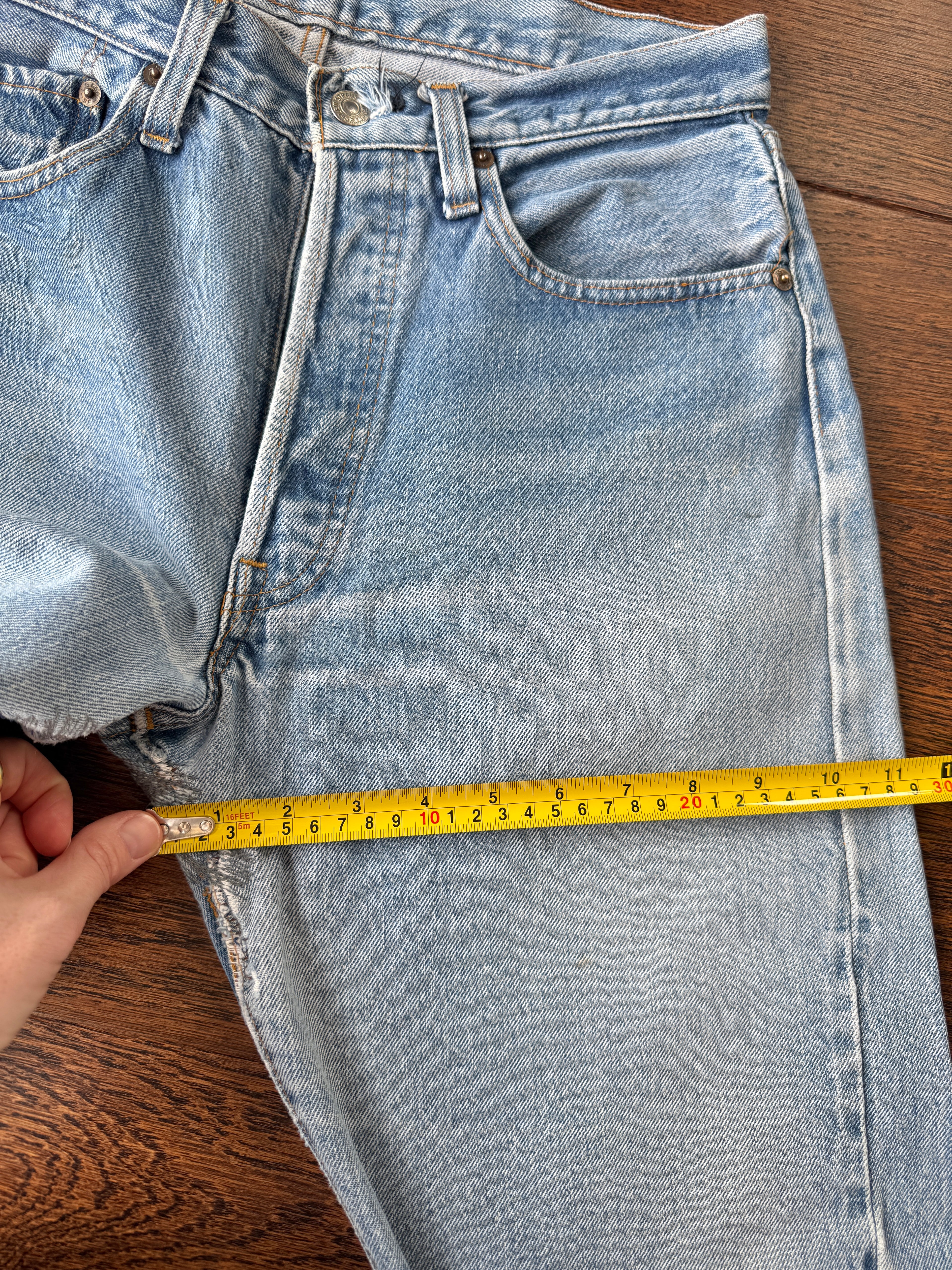Selvedge W30 L33 vintage Levis 501 29/30” measured light faded blue denim 80’s 501s USA selvedge denim