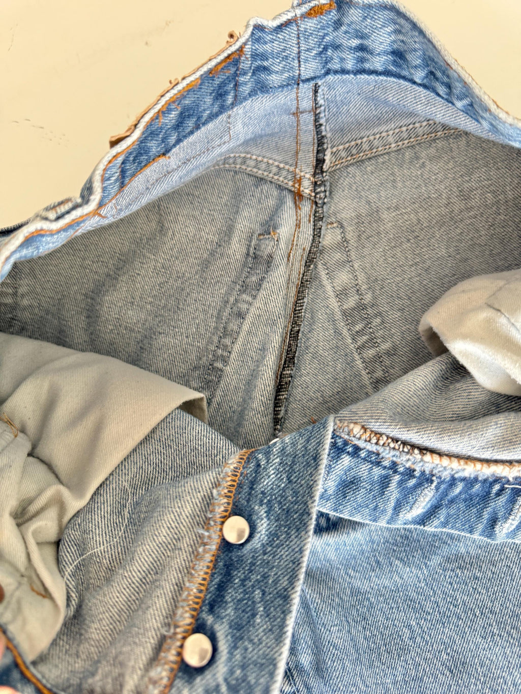W27 L31 re done vintage Levis 501 26-27” measured waist medium blue denim made in Y2K