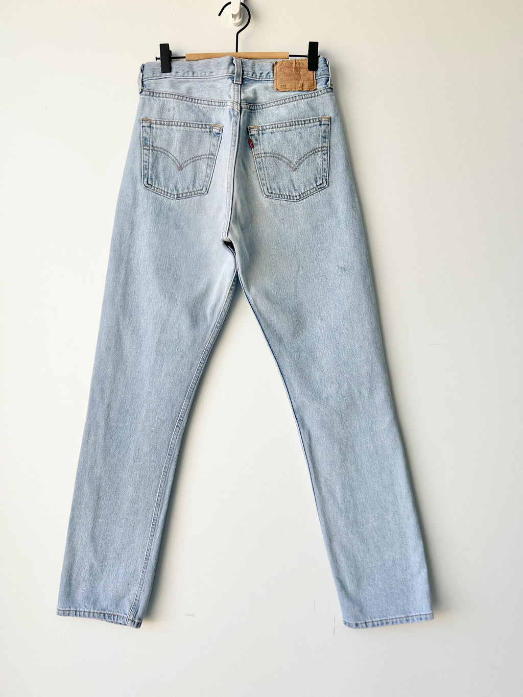 w28 L31 Levi’s Levis 501 vintage light blue shade straight leg jeans made in USA 90s levis 501 vintage 27”/28” waist decuk