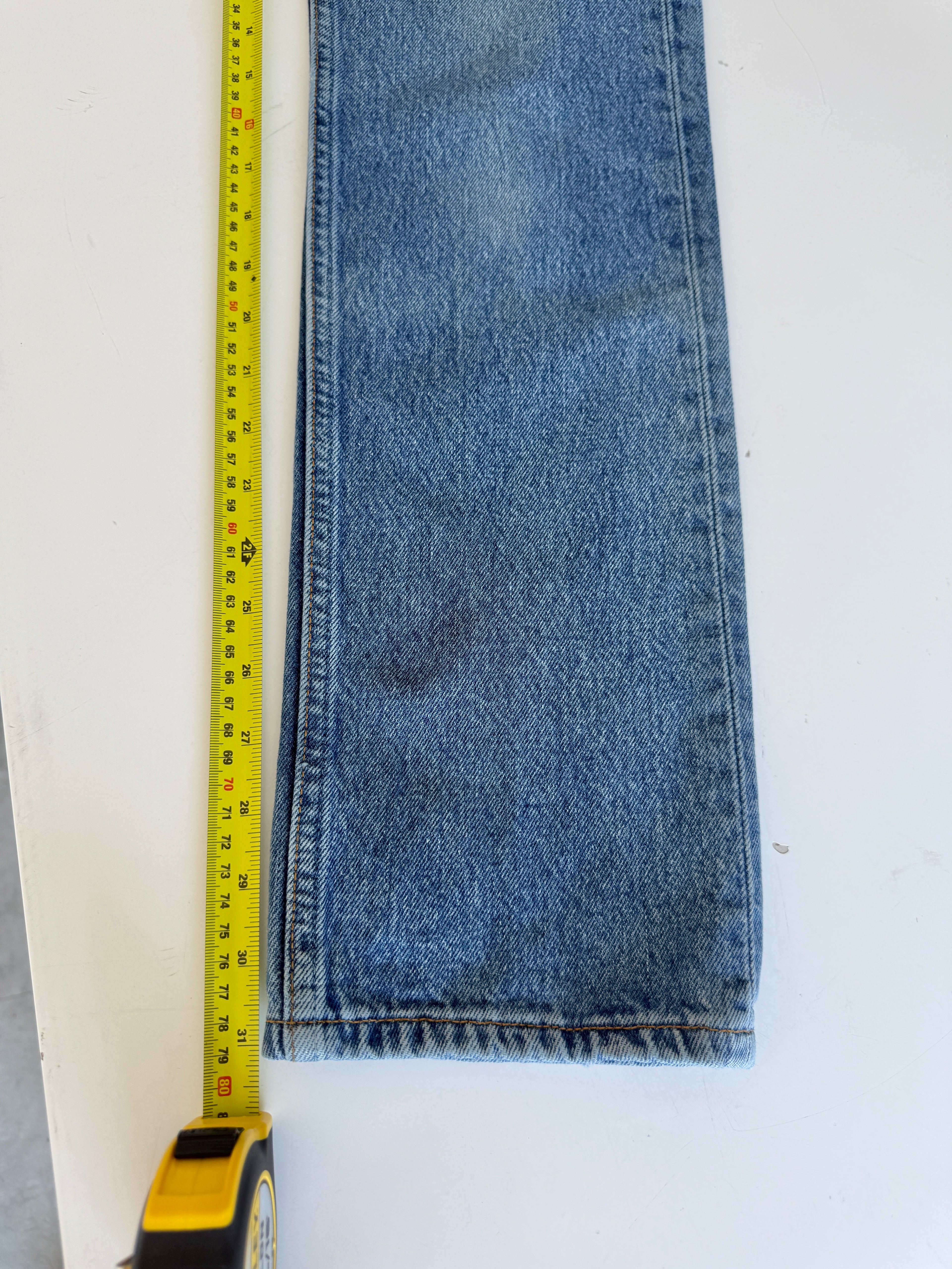 W23 L31 vintage Levis 501 23” measured waist medium darker blue 501s Y2K