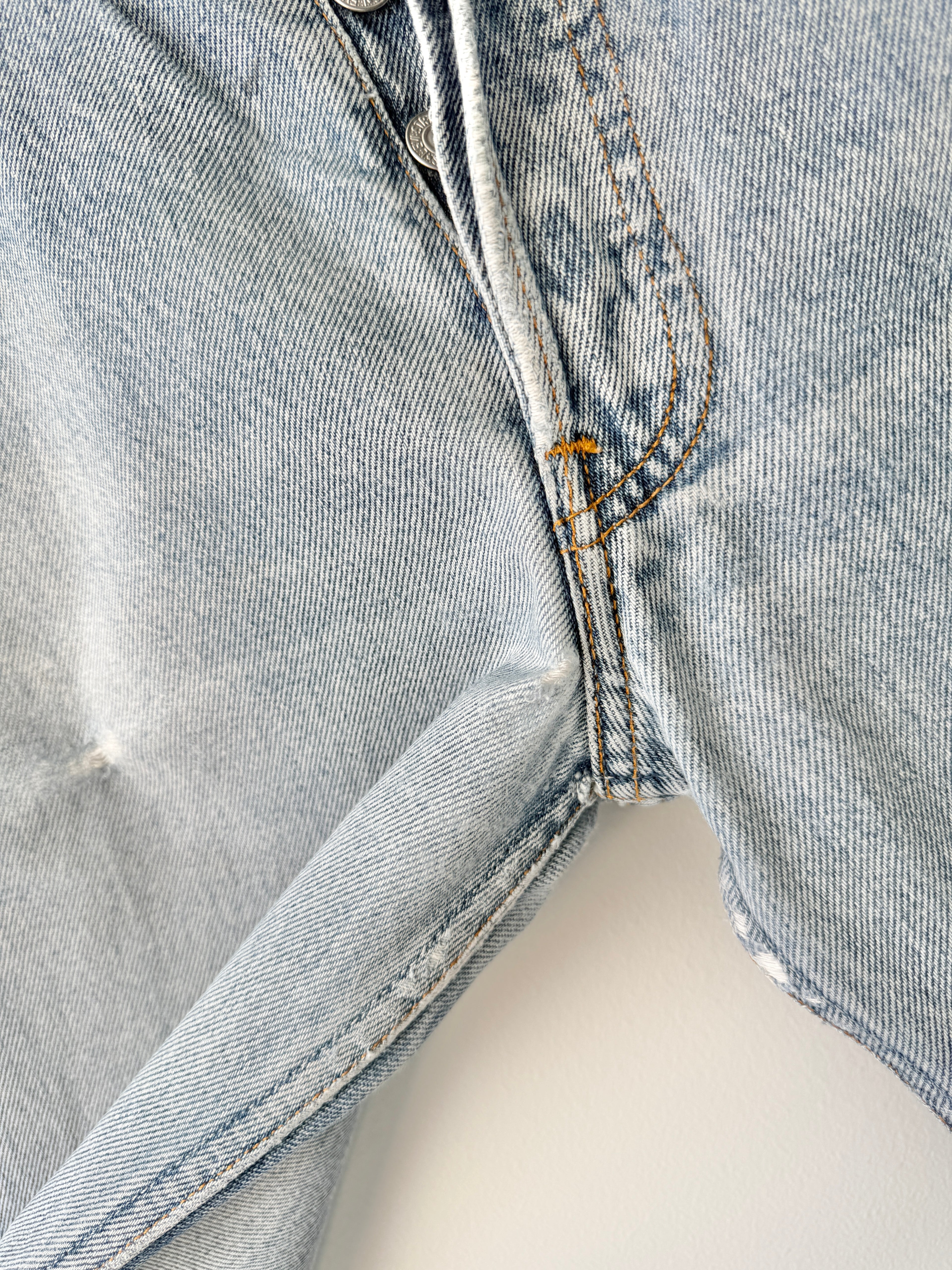 W29 L31 vintage Levis 501 28-29” measured light faded blue denim y2k levi’s 501s