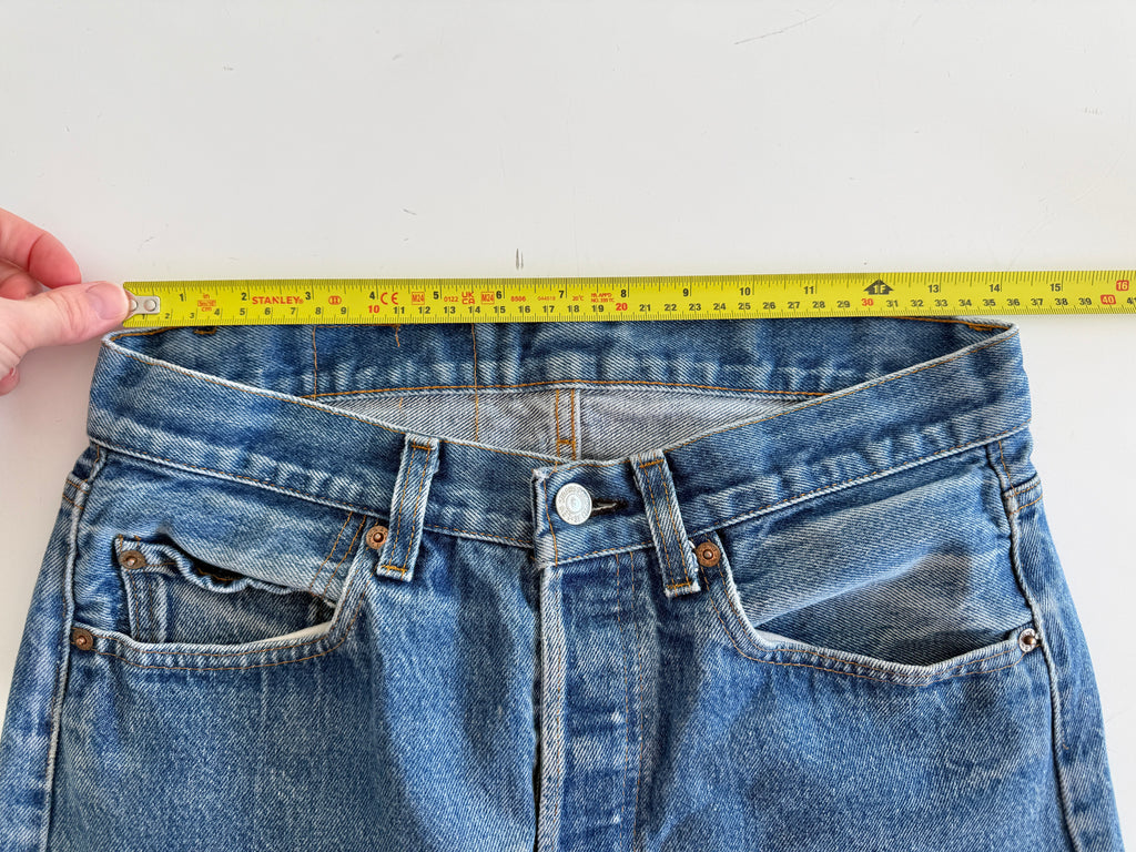 W29 L32 vintage Levis 501 28-29” measured dark faded blue denim 80’s levi’s 501s