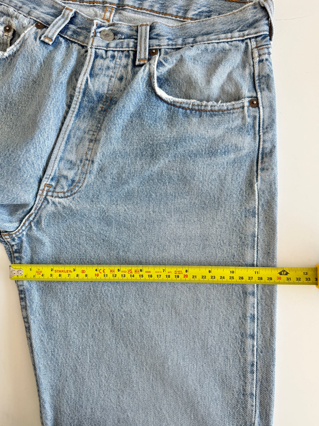 W31 L30 vintage Levis 501 30/31” measured waist light blue 501s made in 80s