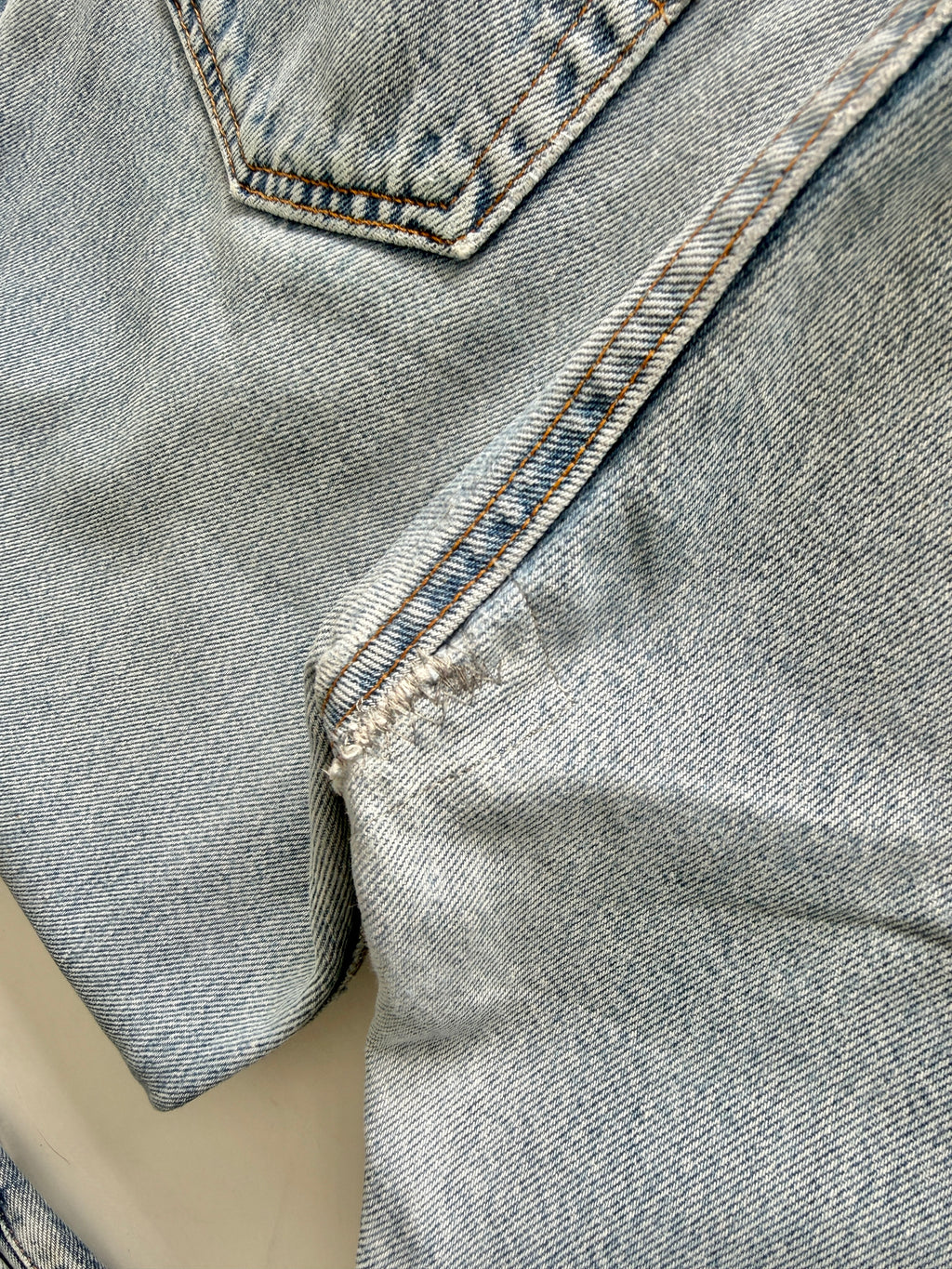 W30 L29 vintage Levis 501 29/30” measured waist light blue 501s made in USA 90s