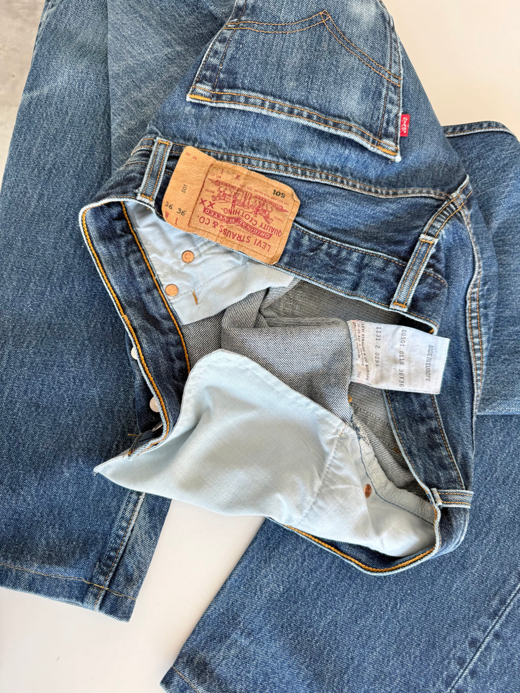 W34 L32 vintage Levis 501 dark blue faded 33/34” measured waist 501s 90s