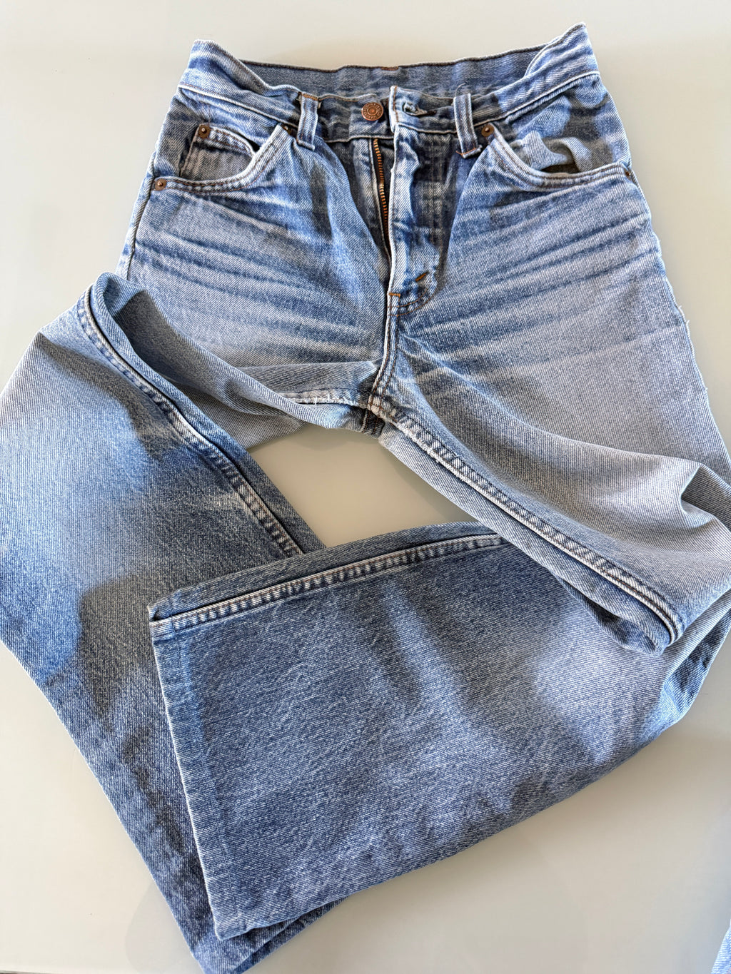 W24 L26 vintage Levis 24/25” measured whiskers denim medium faded blue 70s/80’s levi’s