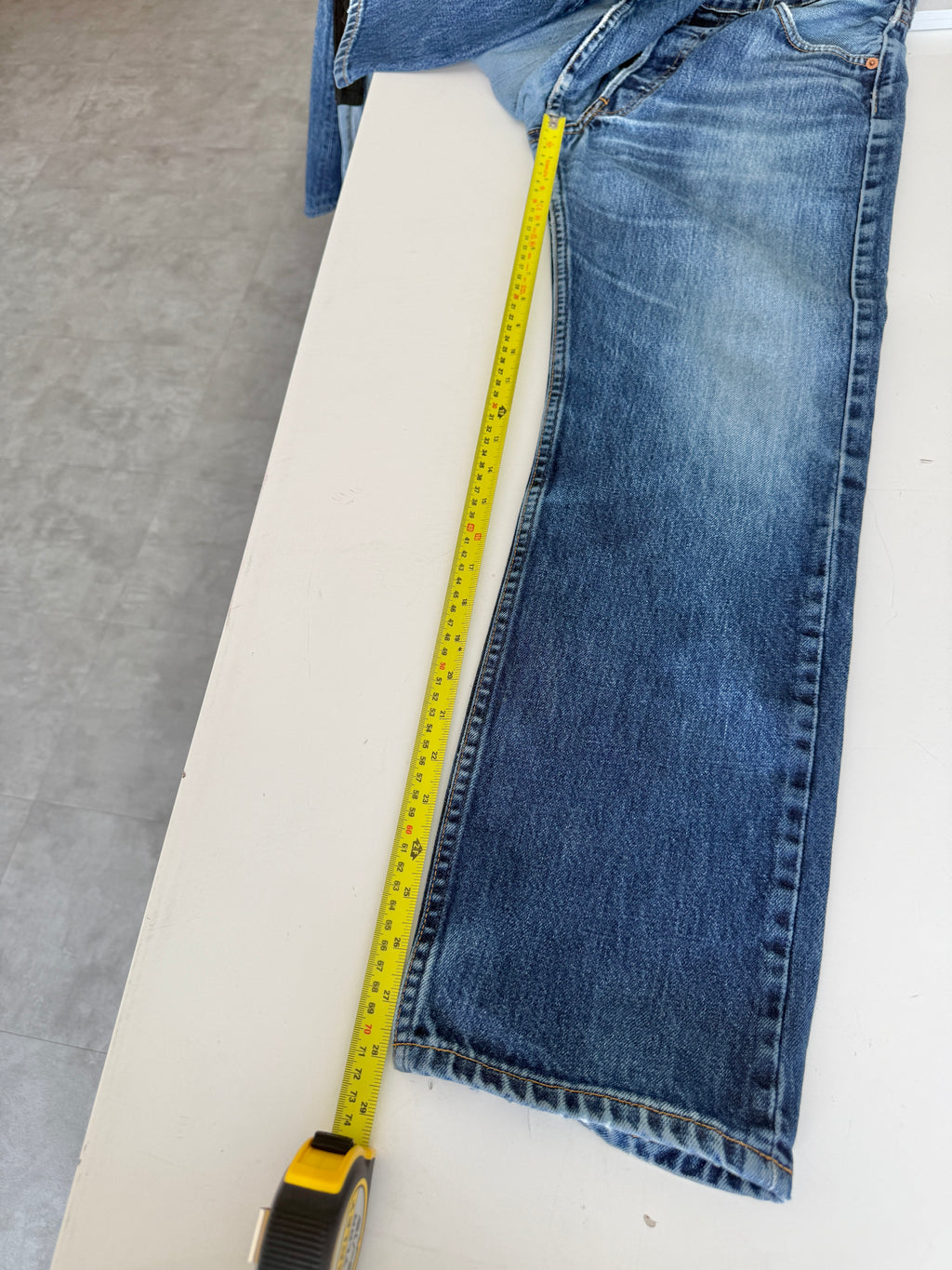 W28 L28 vintage Levis 501 27-28” measured dark blue faded denim Y2K 501s wallet mark