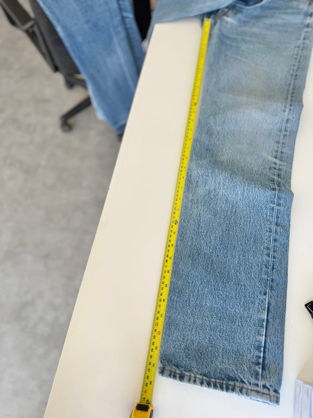 W29 L34 vintage Levis 501 28-29” measured medium faded blue 80s Levi’s 501s