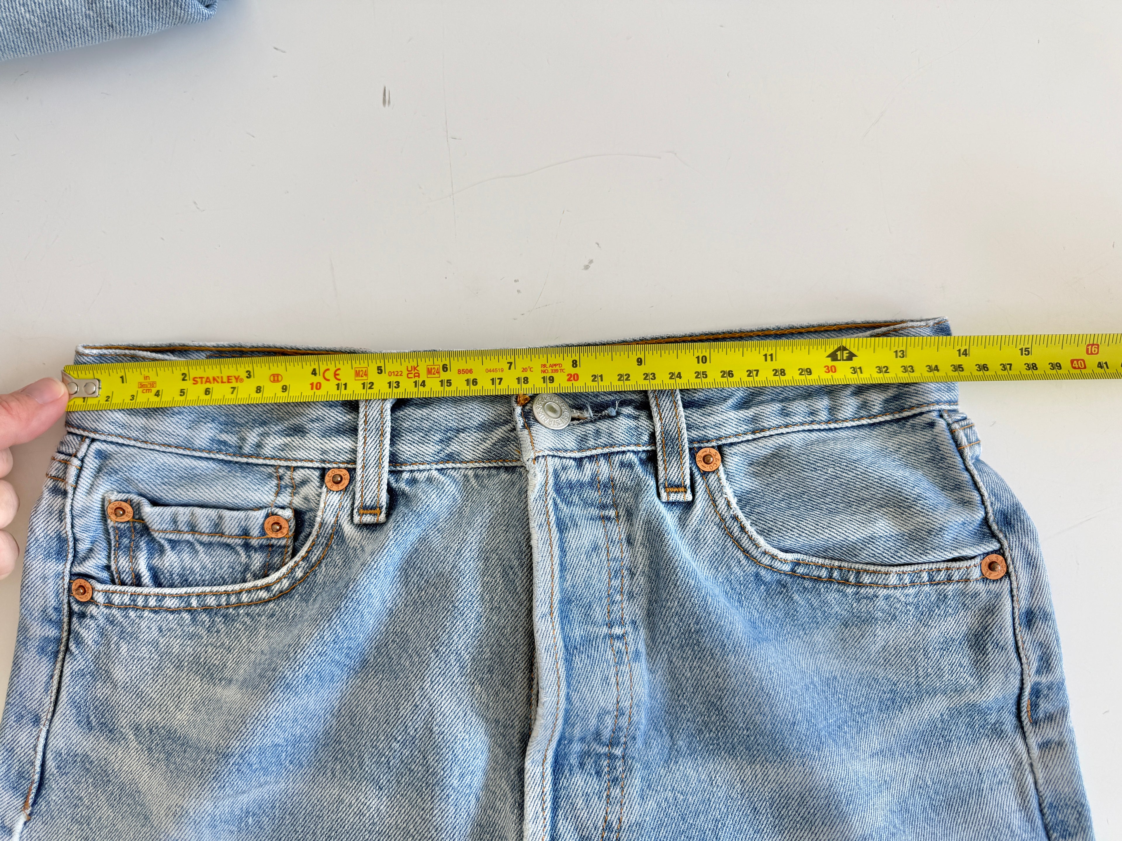 W27 L31 vintage Levis 501 26/27” measured waist medium light blue 501s Y2K nl