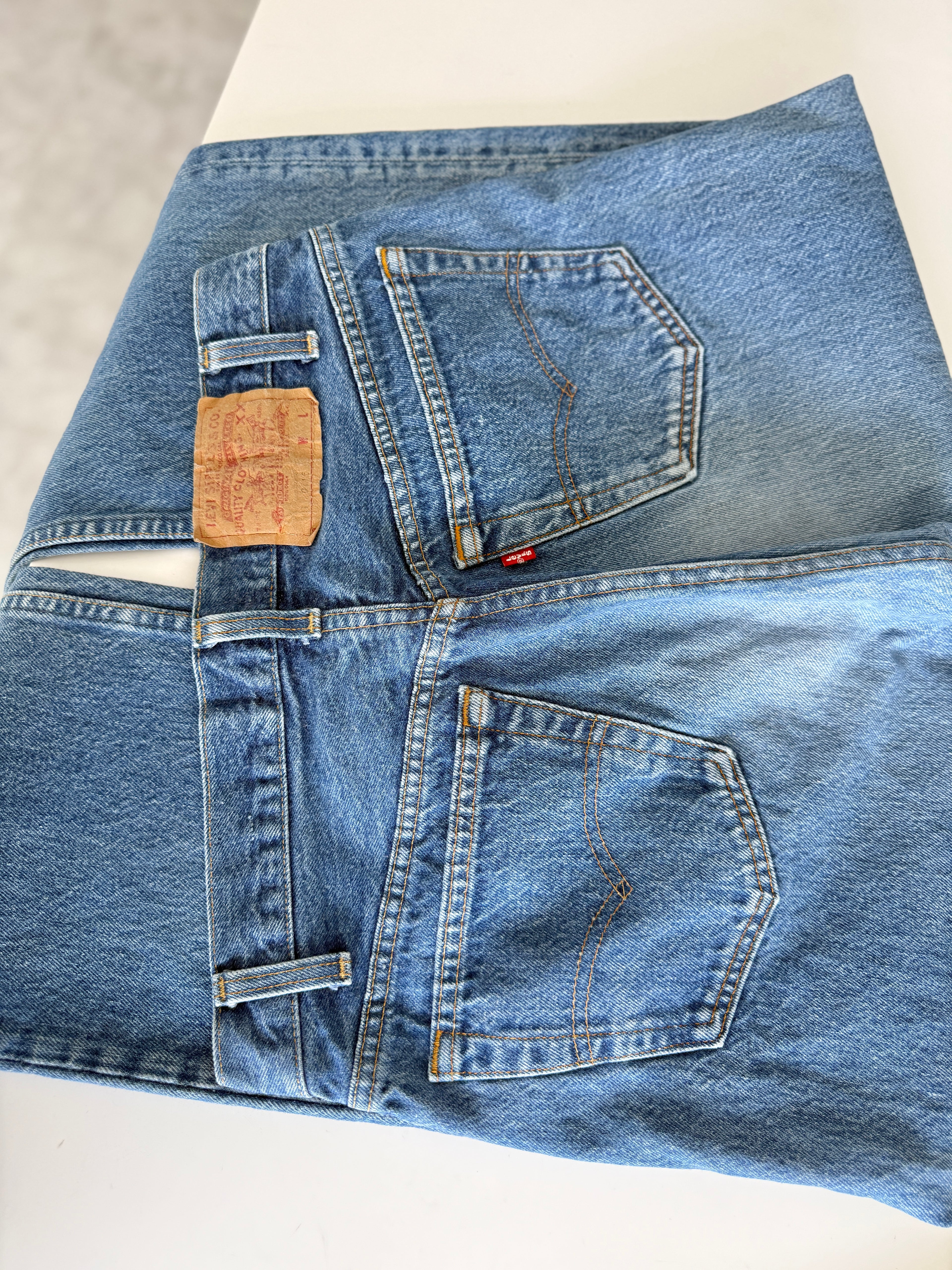 W31 L29 vintage Levis 501 29/31” measured raw blue denim faded blue 80’s levi’s 501s