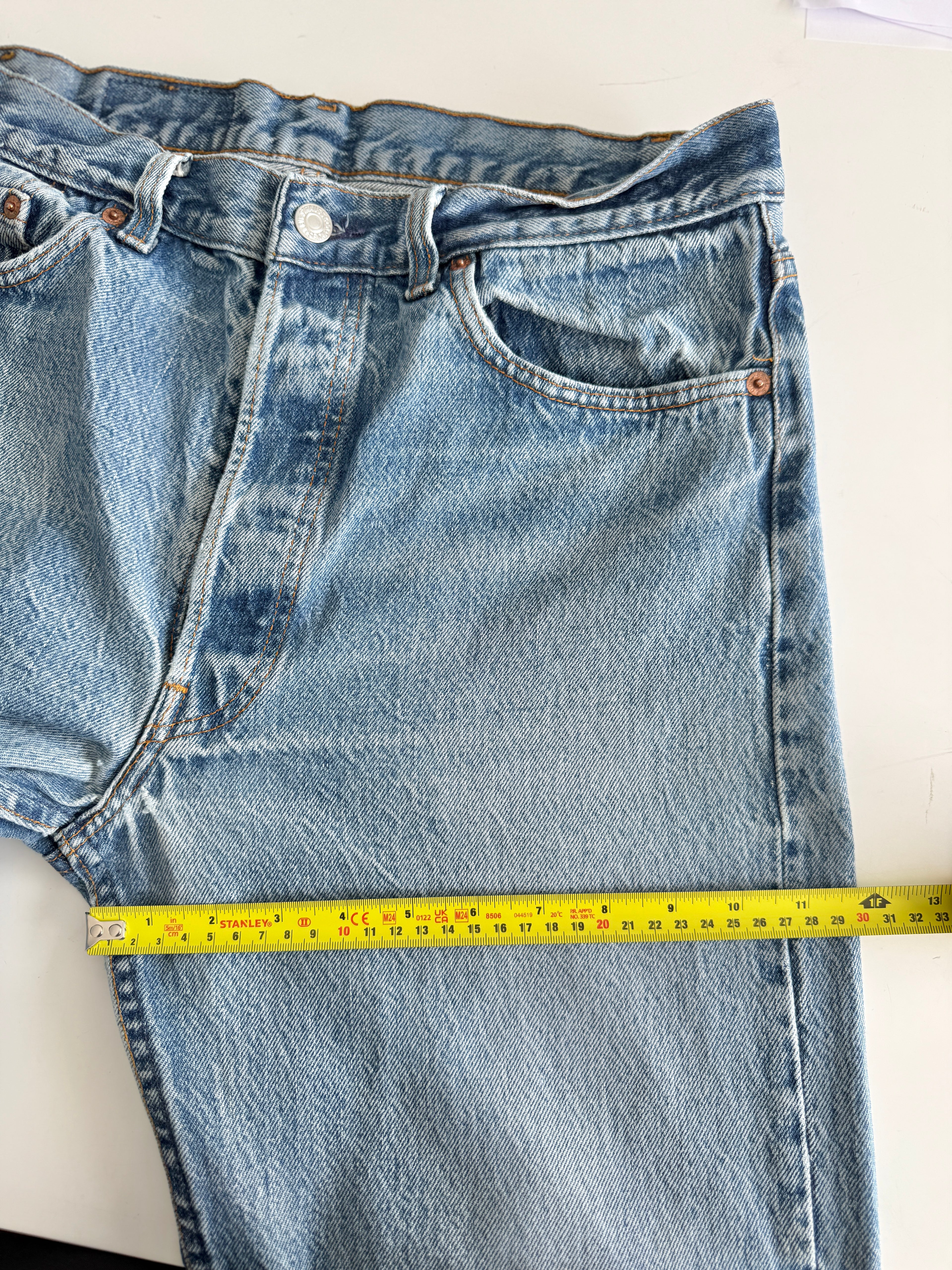 W32 L27 vintage Levis 501 31/32” measured unique faded blue denim 90s USA Levi’s 501s