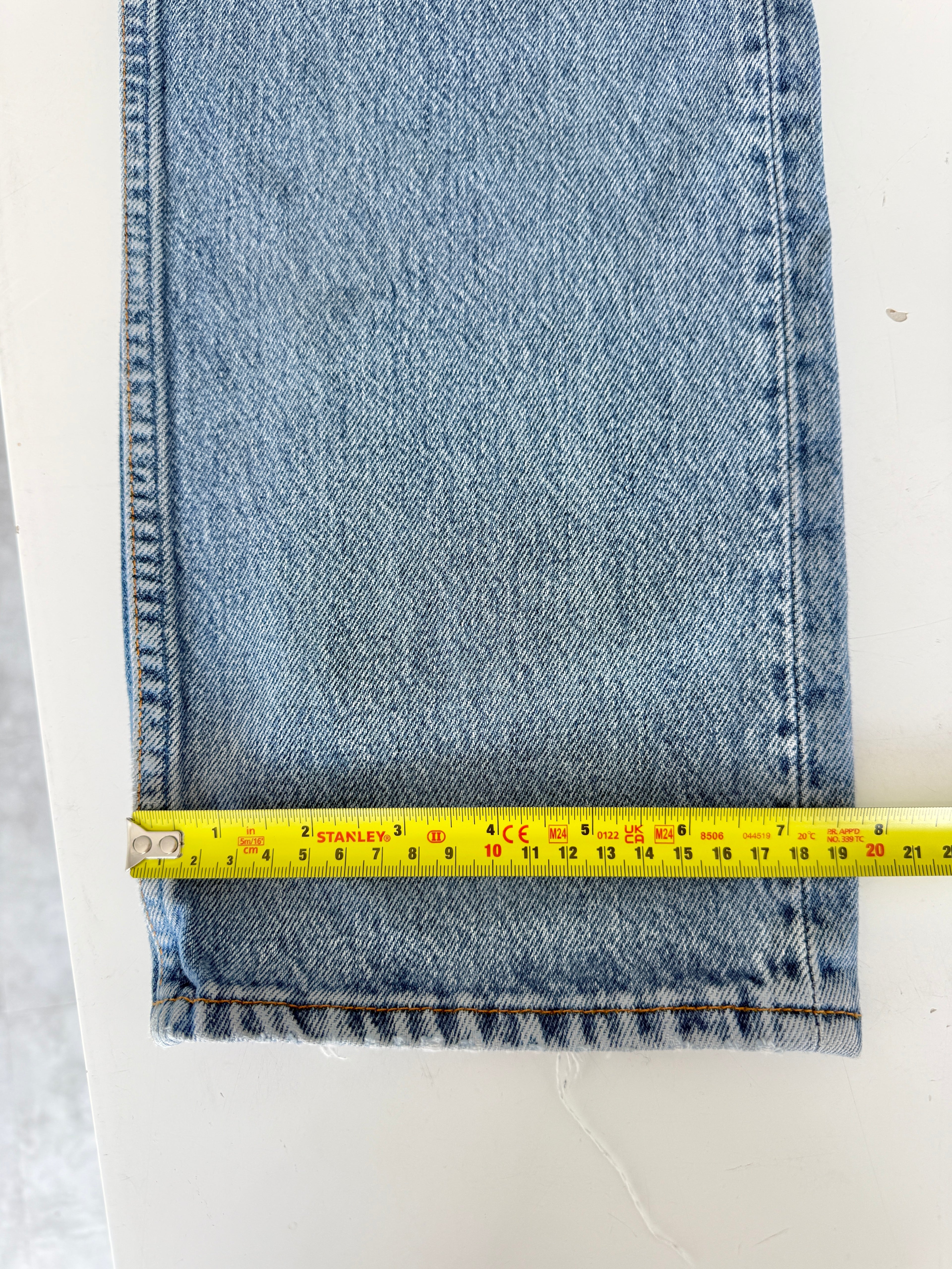 W29 L34 vintage Levis 501 29” measured medium light blue faded 90s denim Levi’s 501s USA