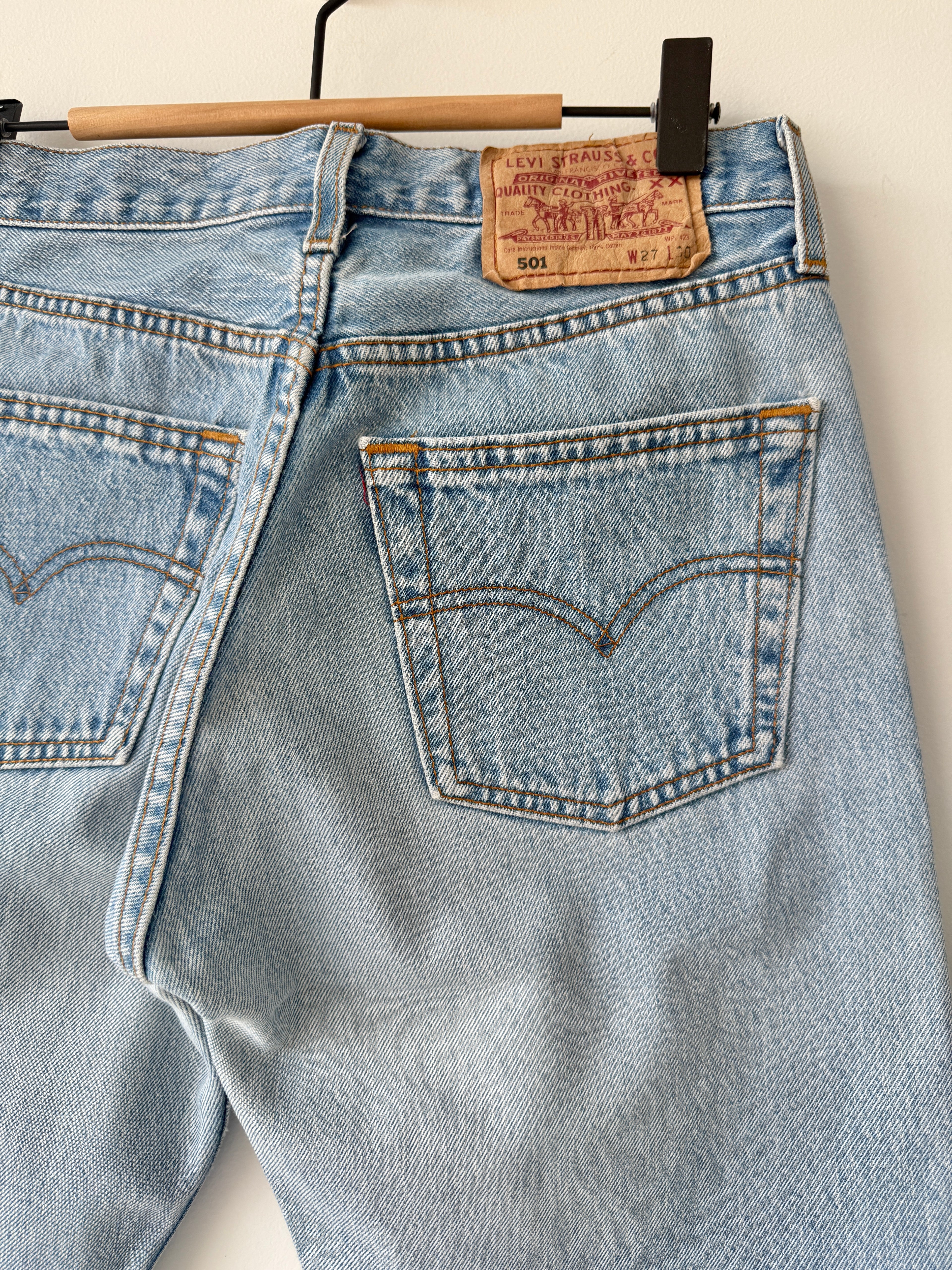 W25 L29 vintage Levis 501 24-25” light blue 90s Levi’s 501s