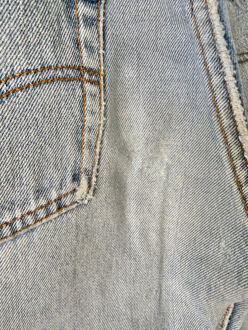 Soft W27 L32 vintage Levis 501s 26/27” measured light blue faded 90s USA 501s slim hips