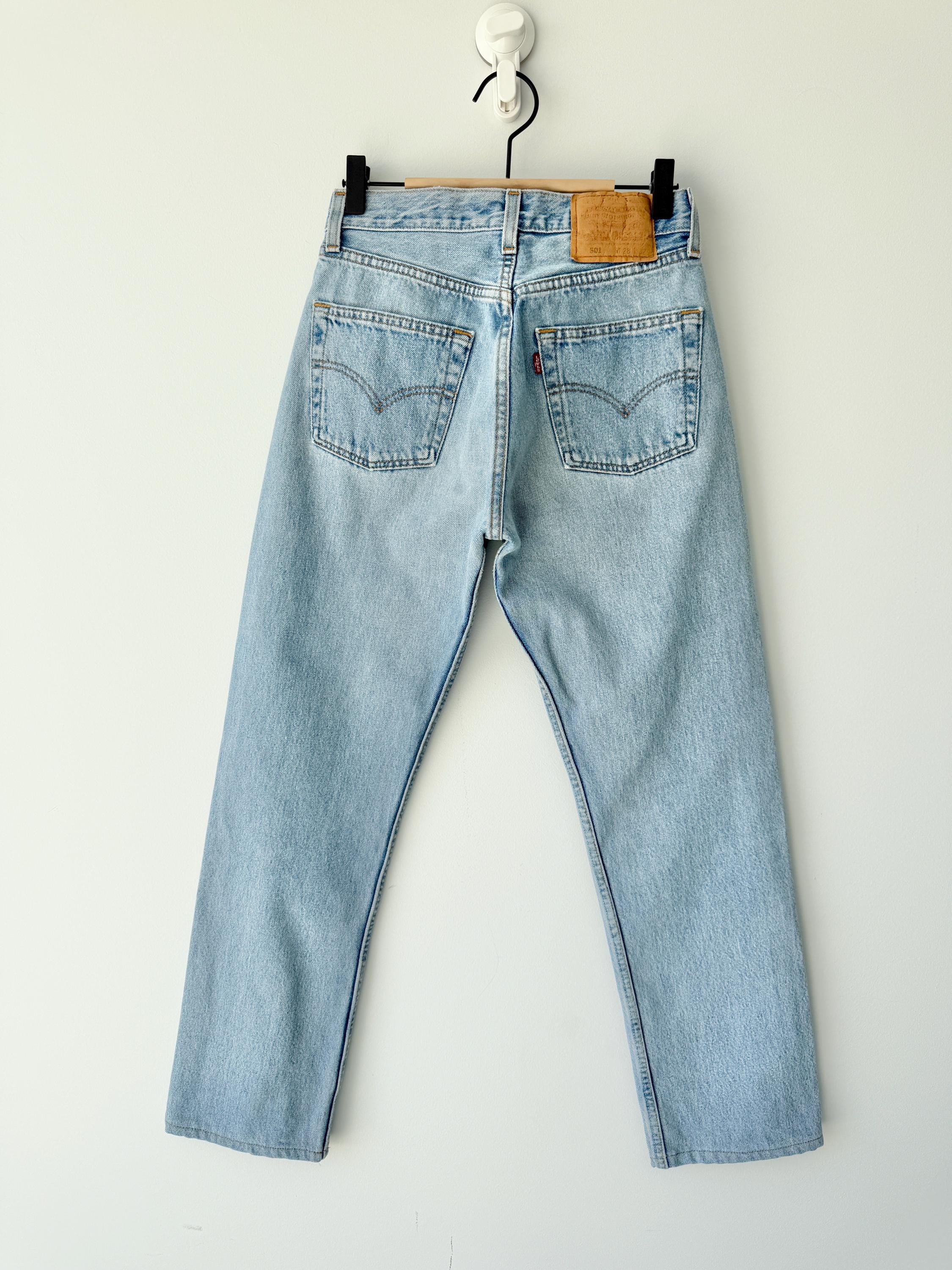 W26 L28 Levis 501 vintage 25-26” waist light blue 501s made in USA y2k