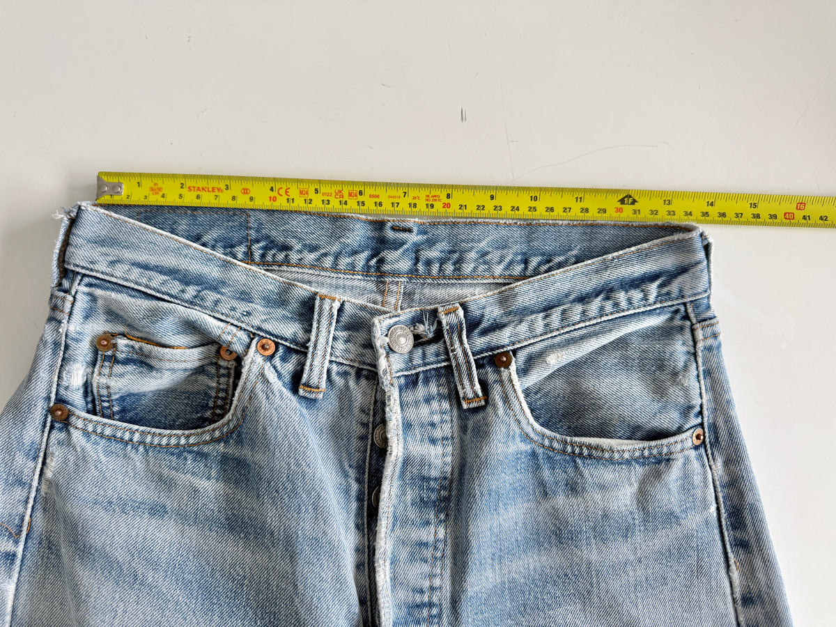 Selvedge W28 L30 vintage Levis 501s 26/28” measured whisker light blue fade 70s selvedge 501s USA