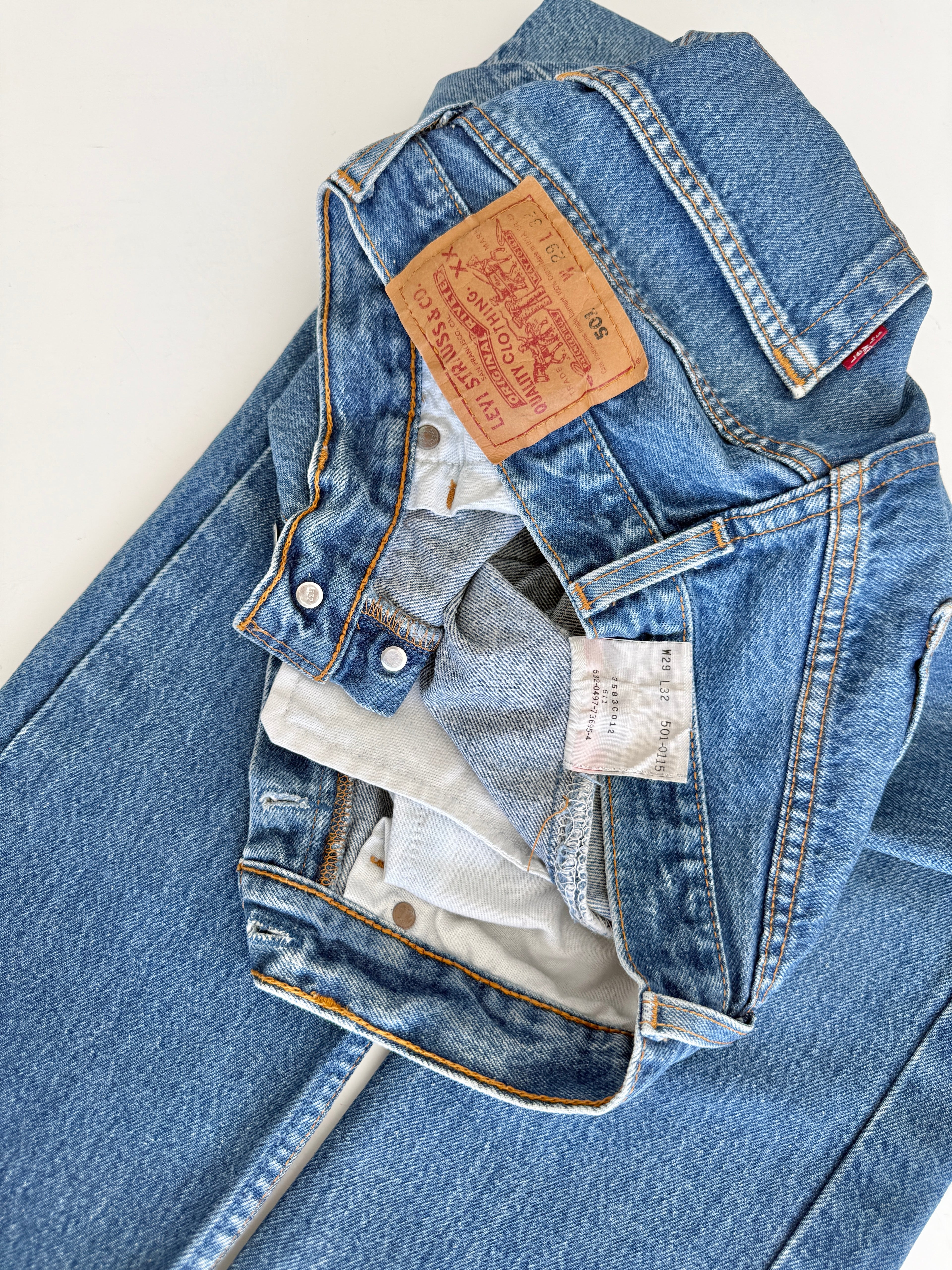 W27 L29 vintage Levis 501s 26/27” darker faded blue Levi’s 501s faded whiskers