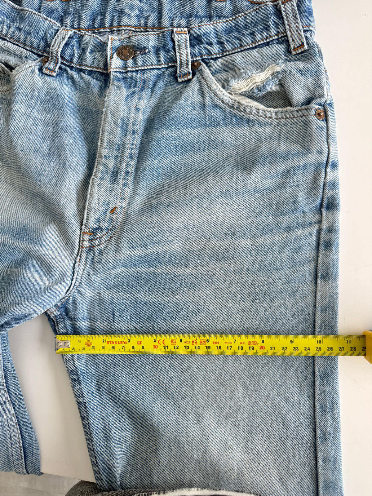 W28 L27 vintage Levis orange tag light blue faded 28” measured waist 501s 80s