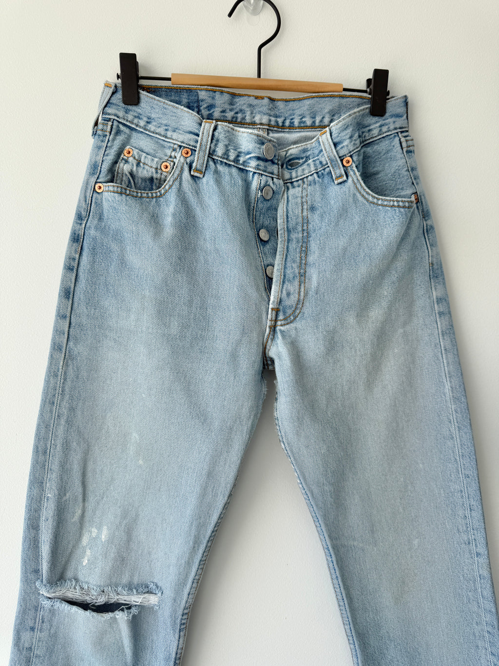 W27 L31 vintage Levis 501 26/27” measured waist light blue faded  90s 501s