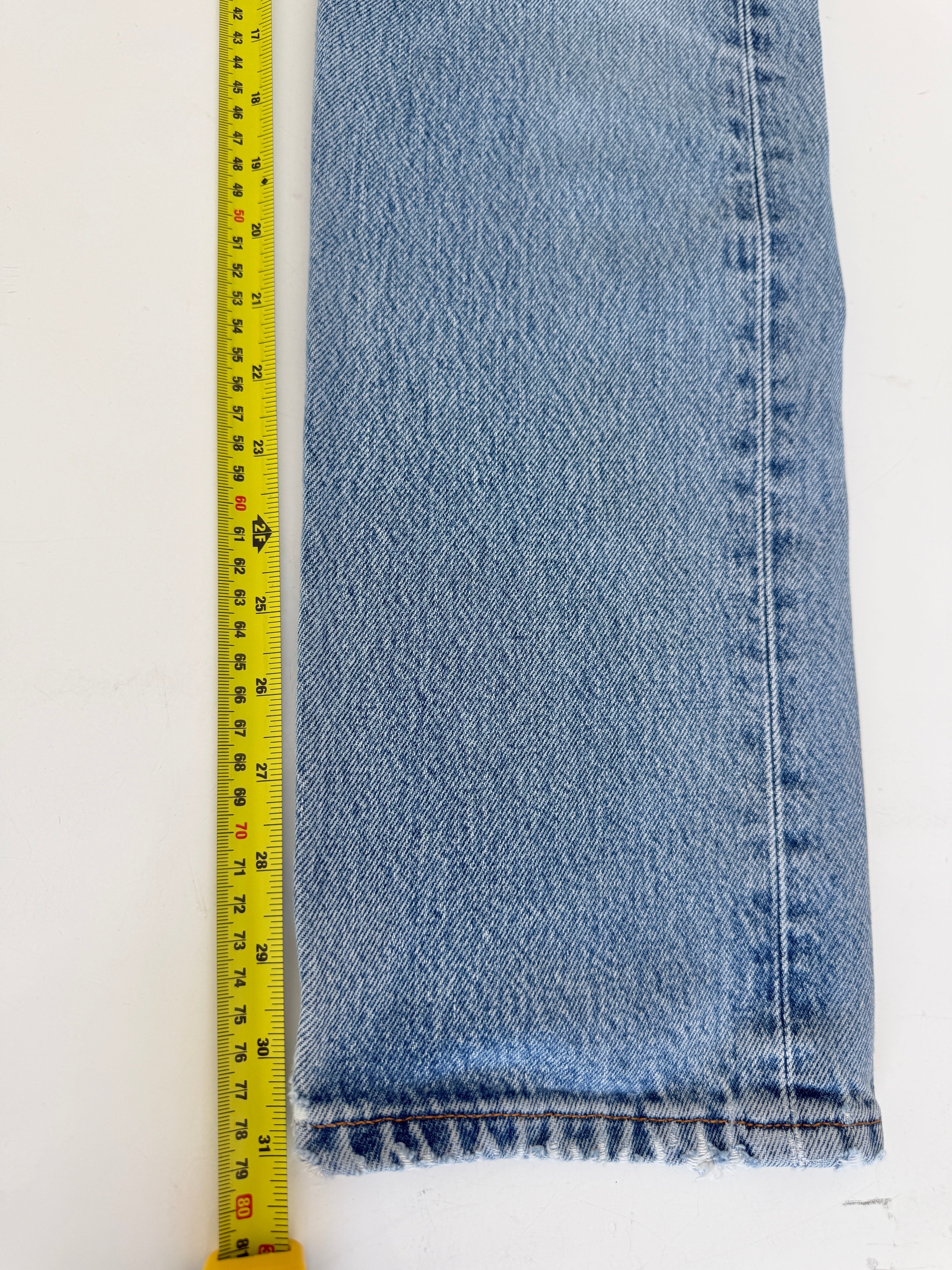 W26 L31 vintage Levis 501 25/26” measured waist medium light blue 501s Y2K wallet mark and cool fades nl