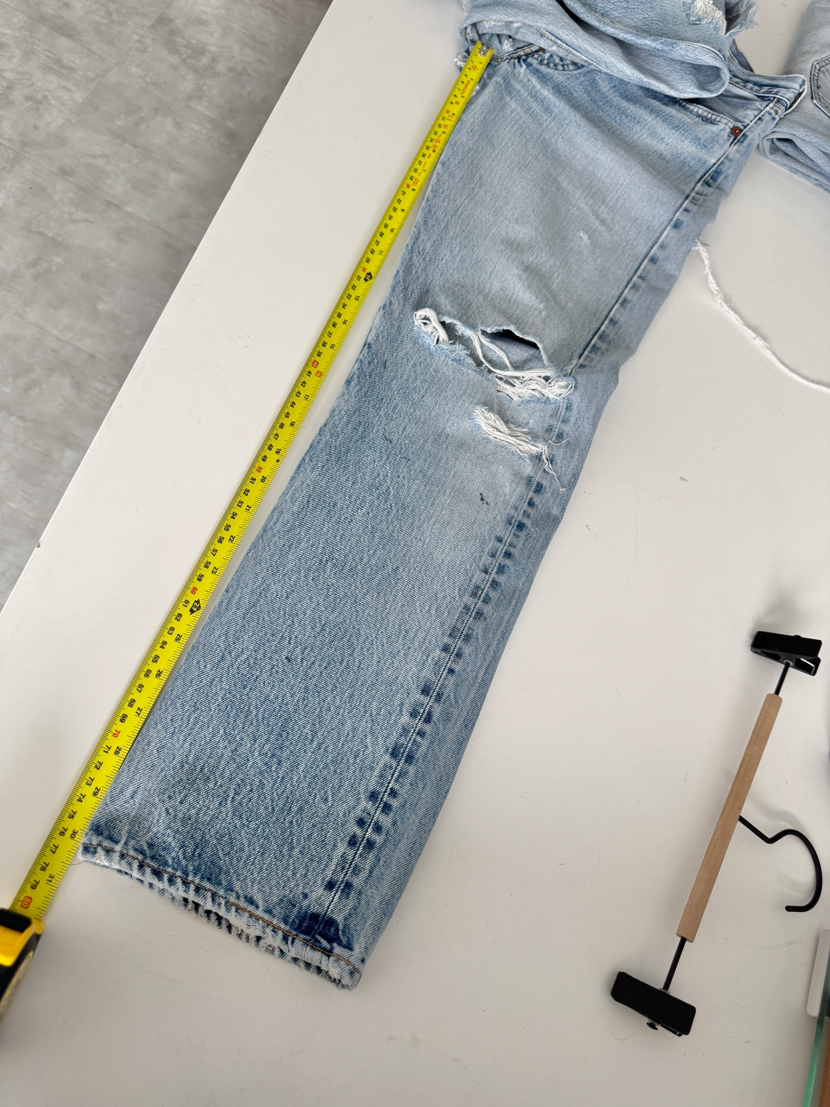 Selvedge W28 L30 vintage Levis 501s 26/28” measured whisker light blue fade 70s selvedge 501s USA