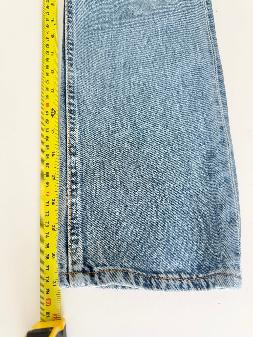 W25 L30 vintage Levis 501 24-25” medium blue 90s Levi’s 501s