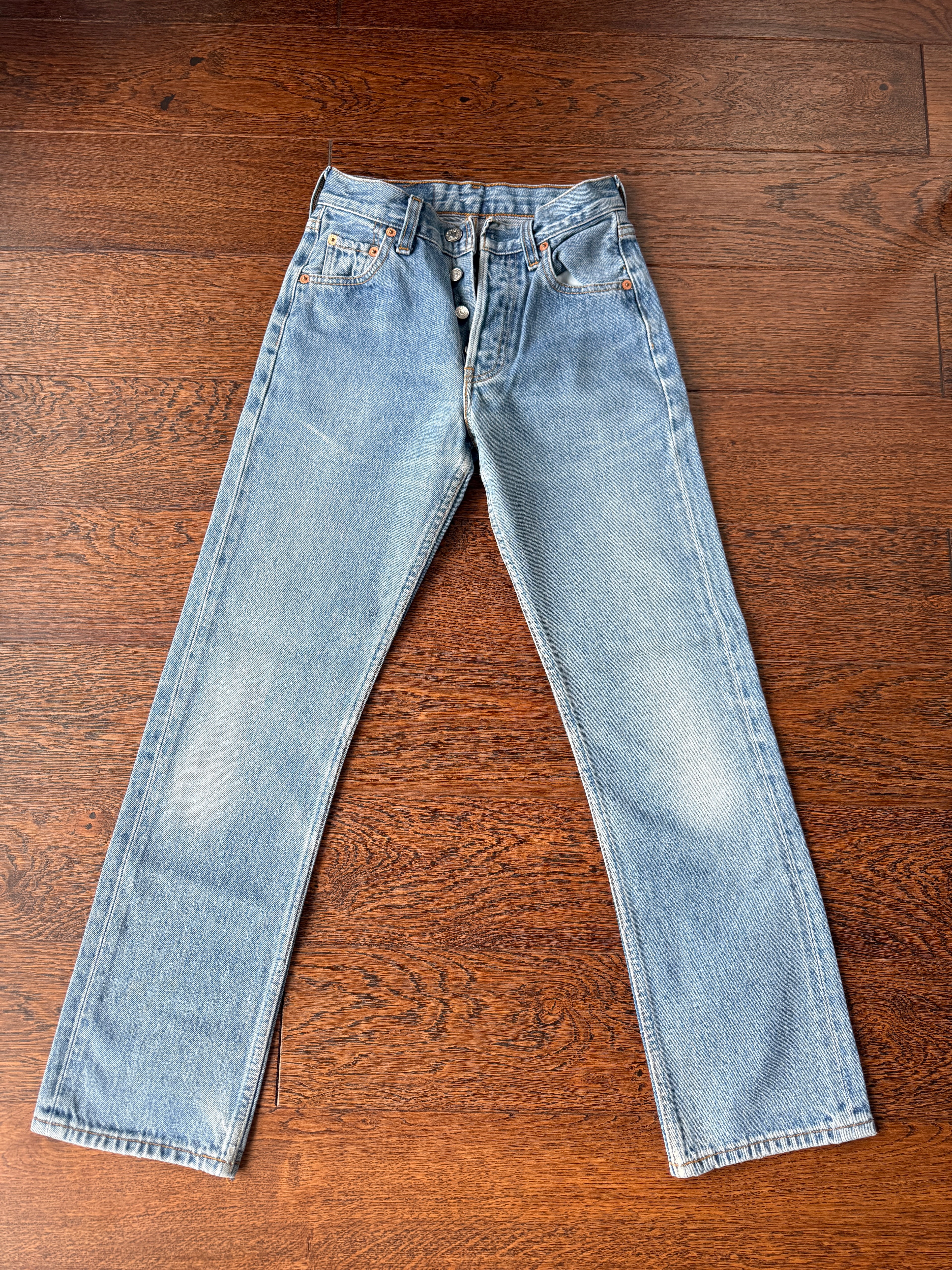 Softer w22 L27 Levis 501 vintage medium blue 90s denim straight leg jeans 501 21”/22” waist (febuk)
