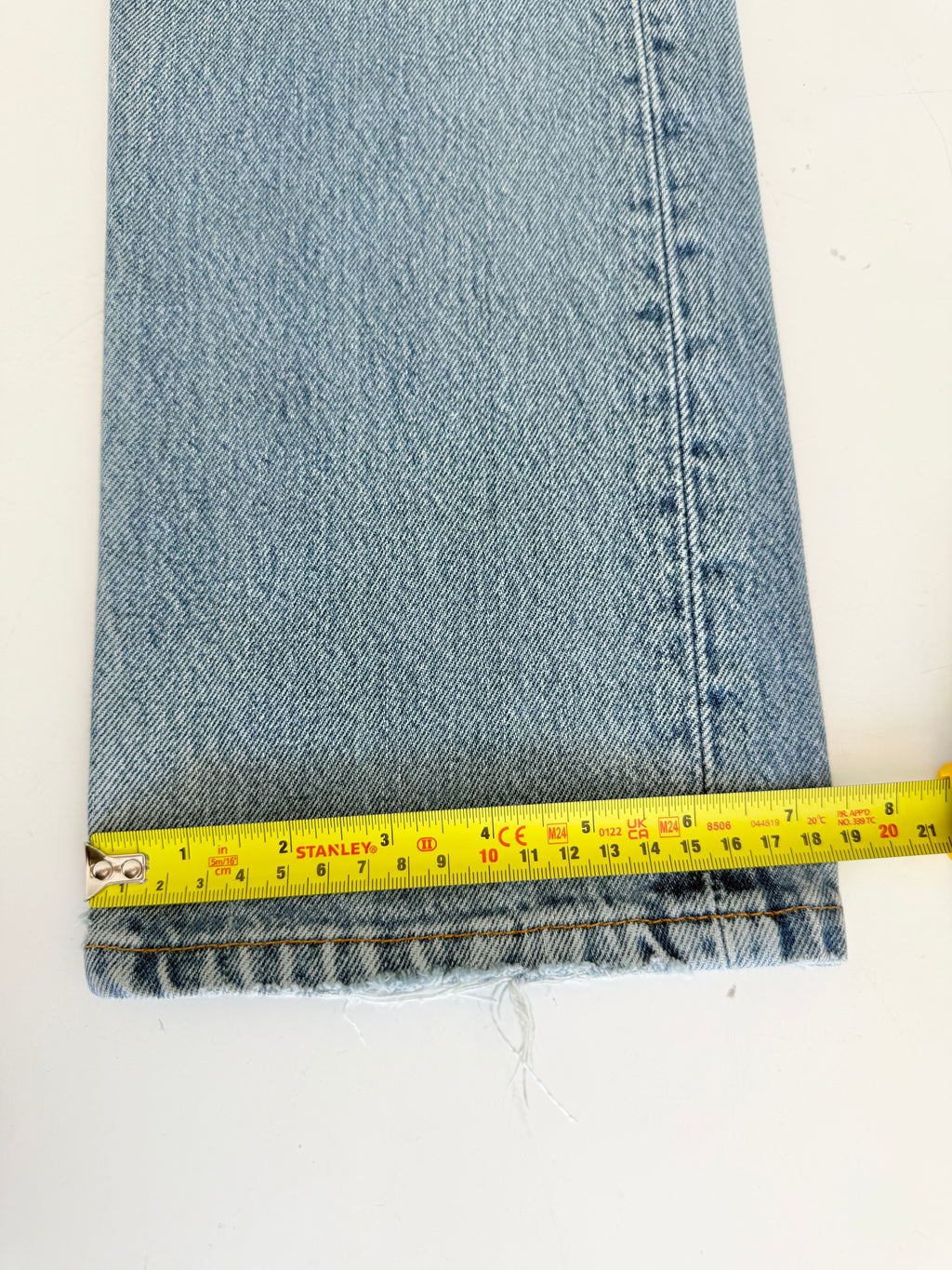 Soft W27 L30 vintage Levis 501 26/27” measured waist medium blue 90s USA  501s