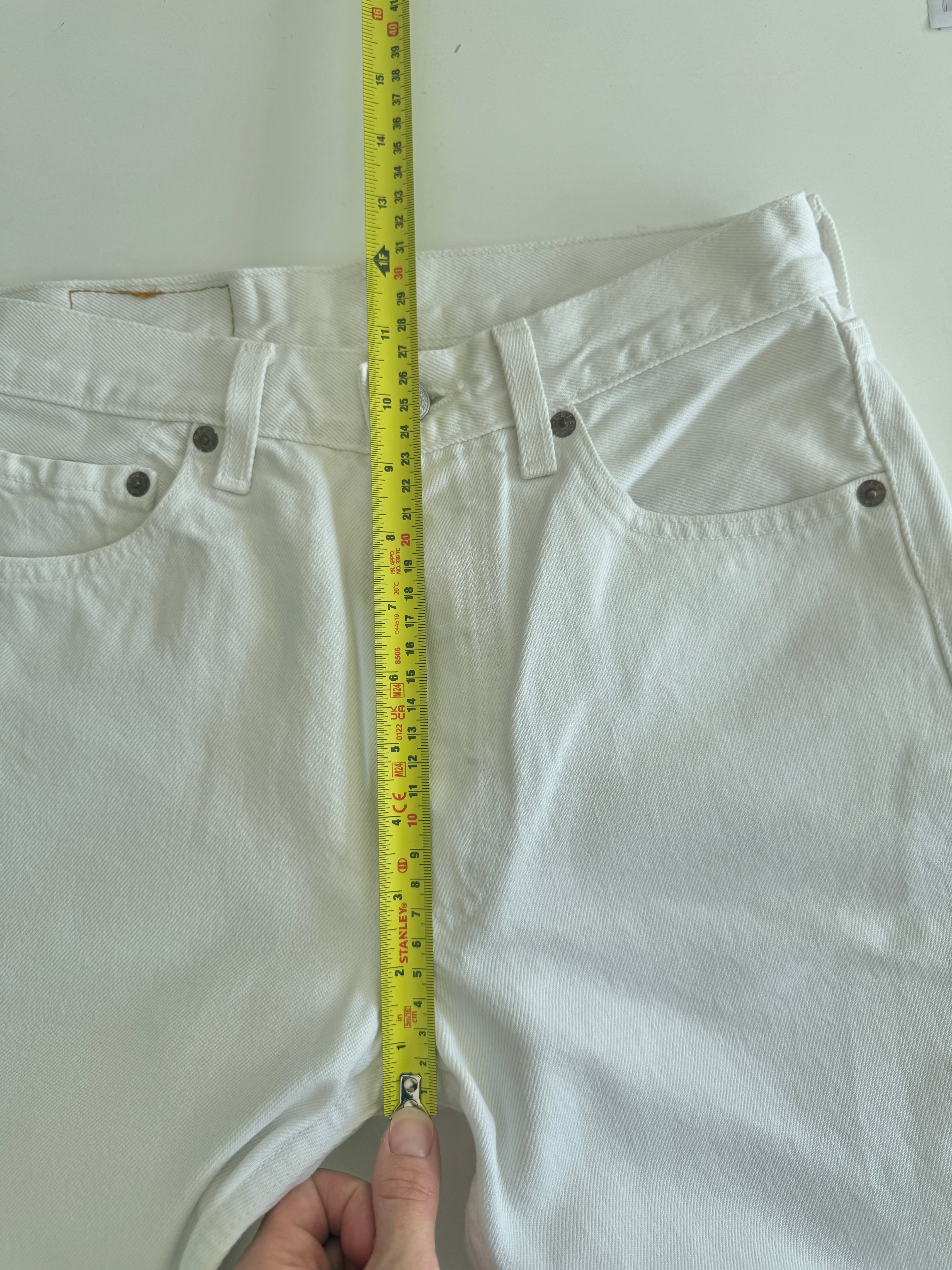 W27 L31 vintage Levis 501 26/27” measured waist white 501s 90s USA denim