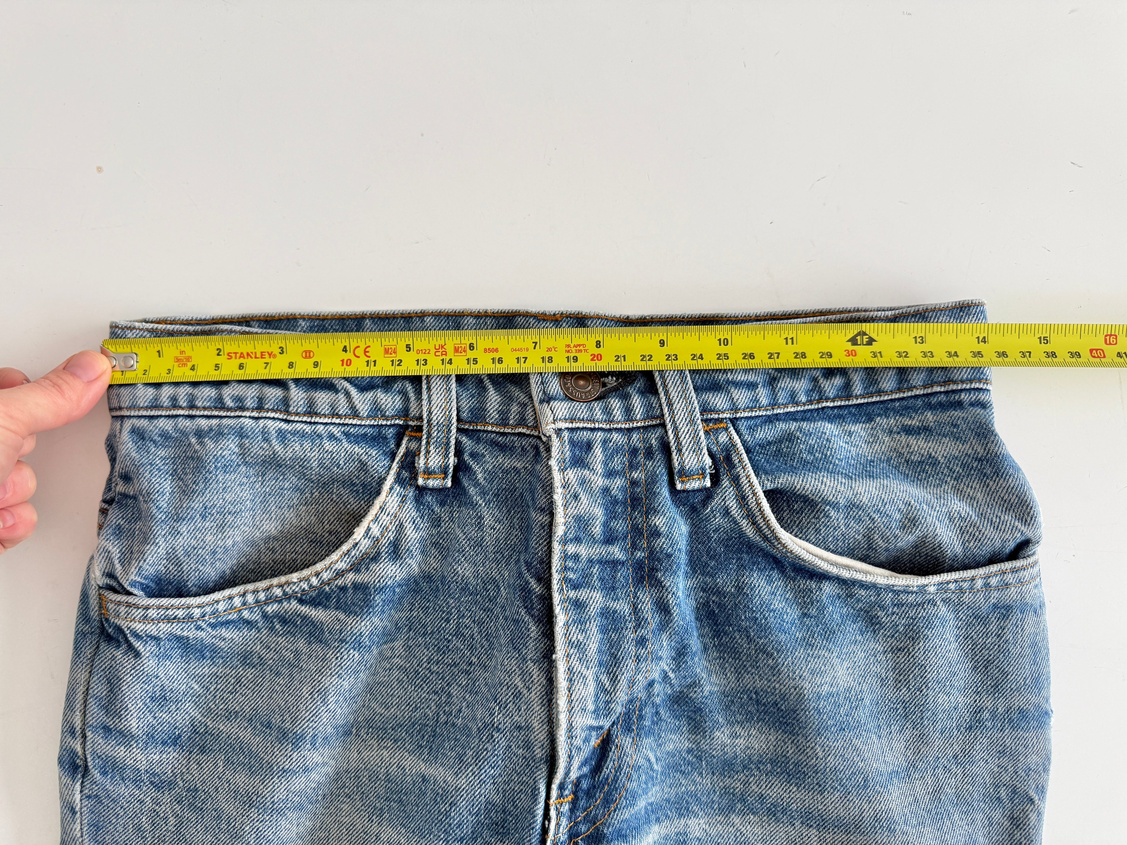 W26 L29 vintage Levis 684 26” measured waist faded blue 684s USA 70s