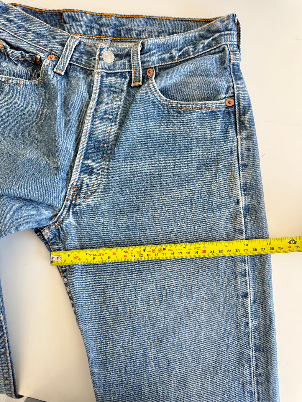 W27 L31 vintage Levis 501s 27” measured dark faded blue 501s 90s USA