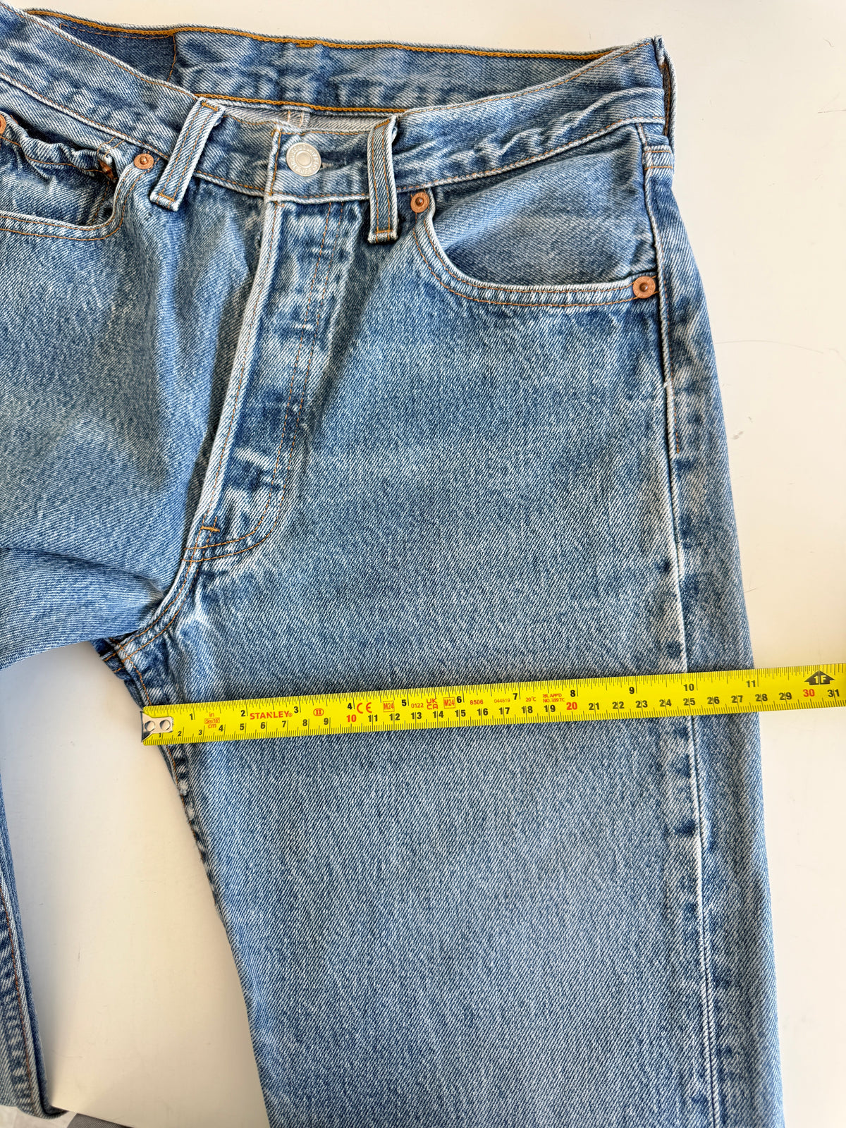 W27 L31 vintage Levis 501s 27” measured dark faded blue 501s 90s USA
