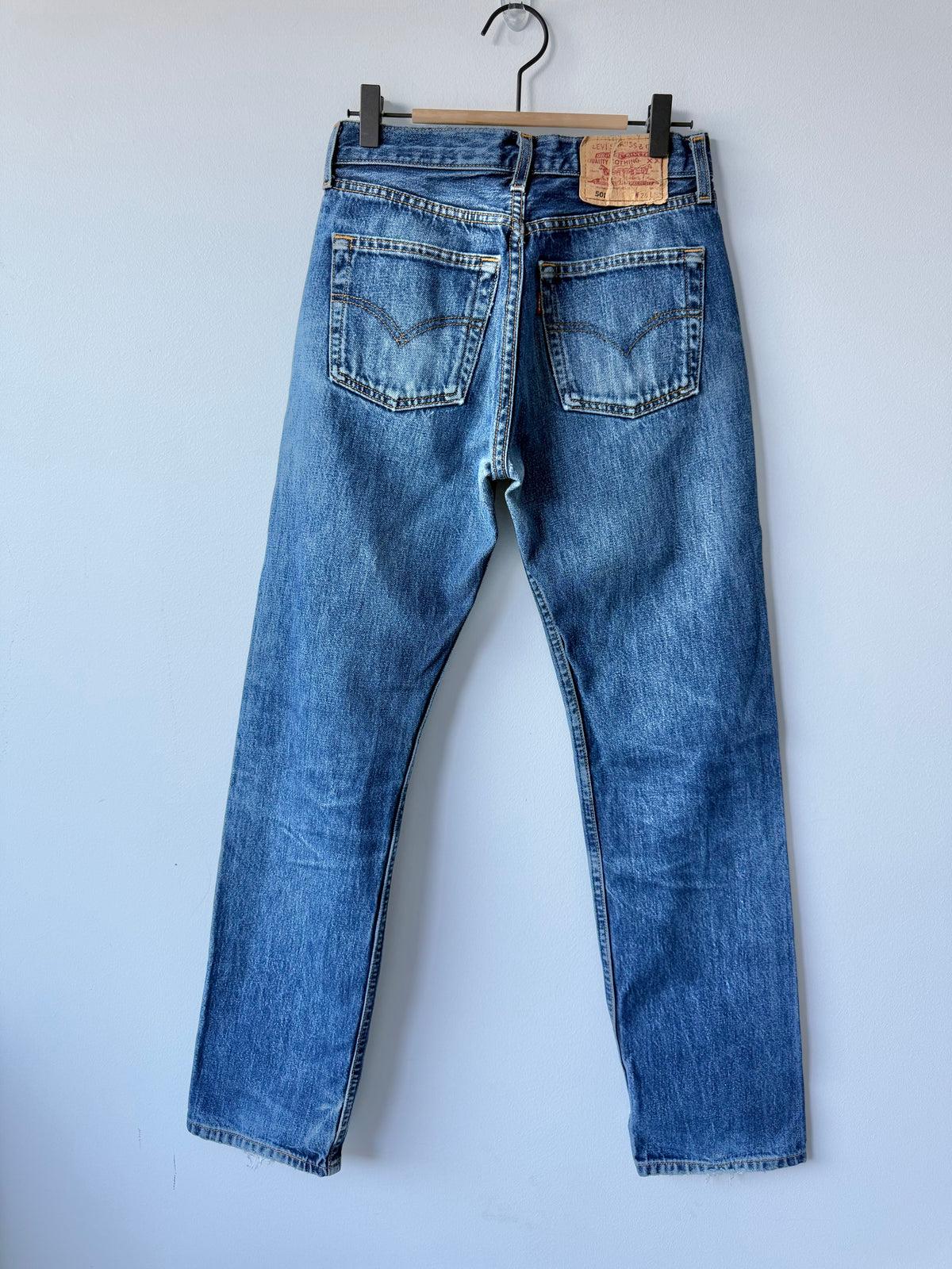 W26 L30 vintage Levis 501 dark blue 25/26” measured waist Y2K levis 501s